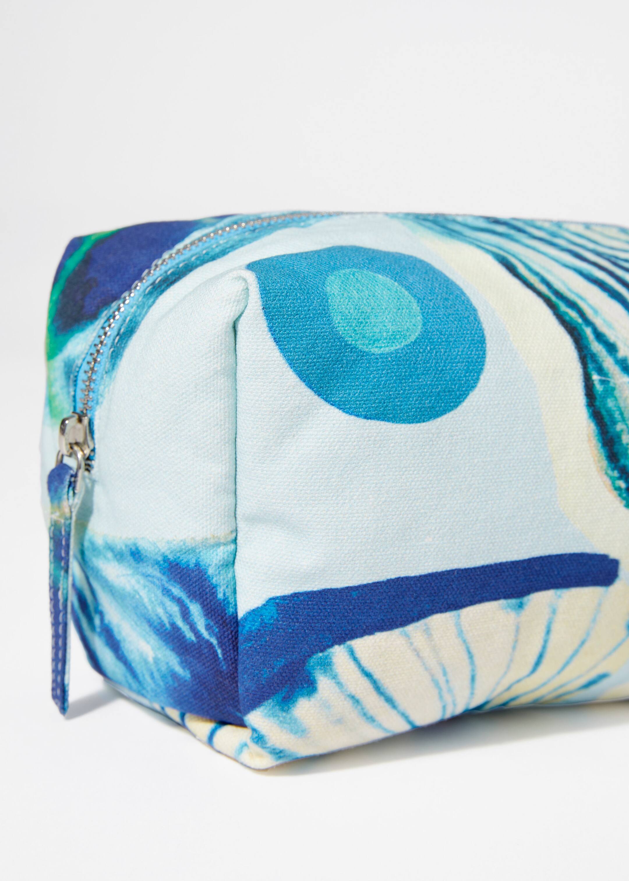 Canvas Beauty Pouch - {{variantName}} - Beschreibendes Detail