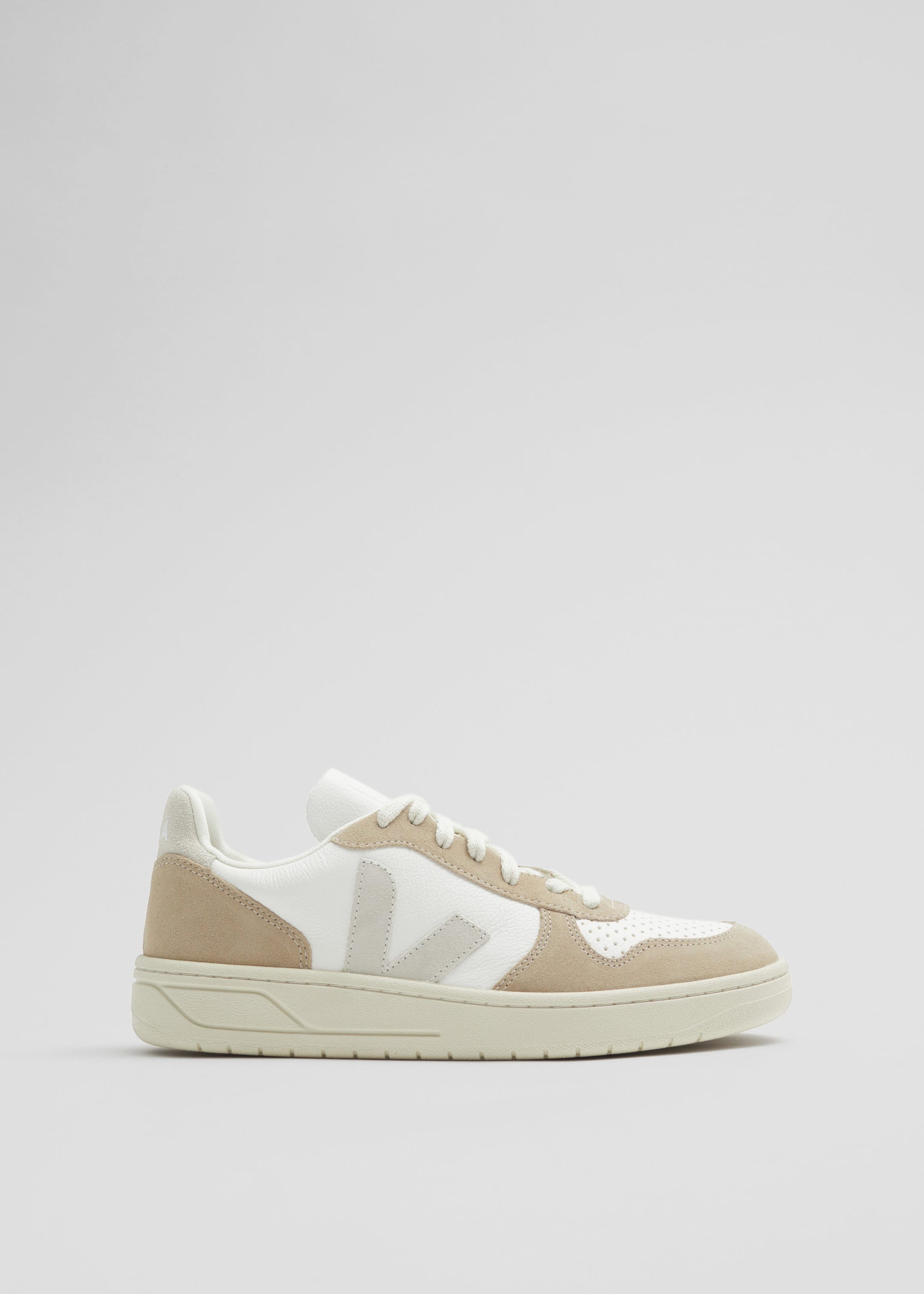 Image of Veja V-10 Sneaker