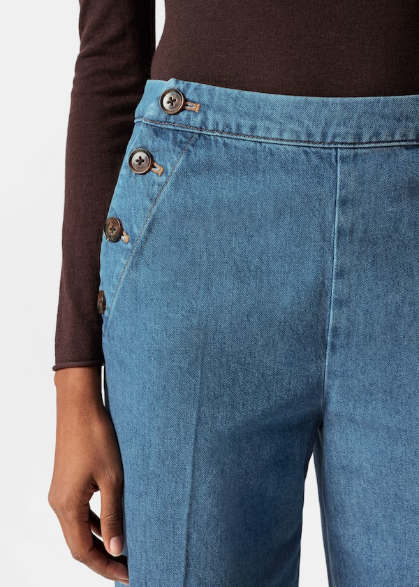 Pleated Flared Jeans