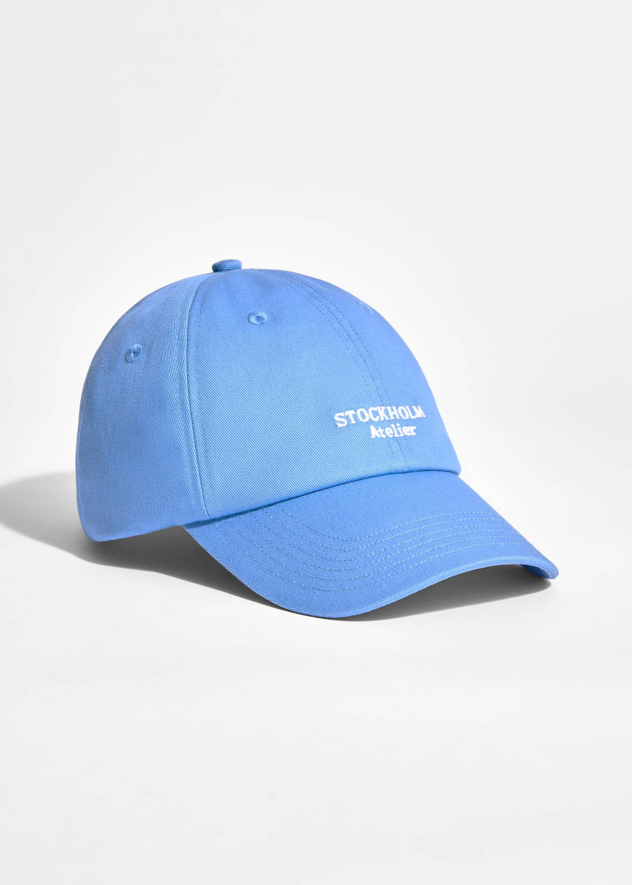 Basecap mit Stickerei - Himmelblau - Stillleben