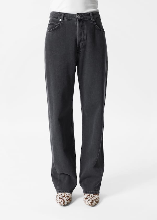 Relaxed Tapered Jeans