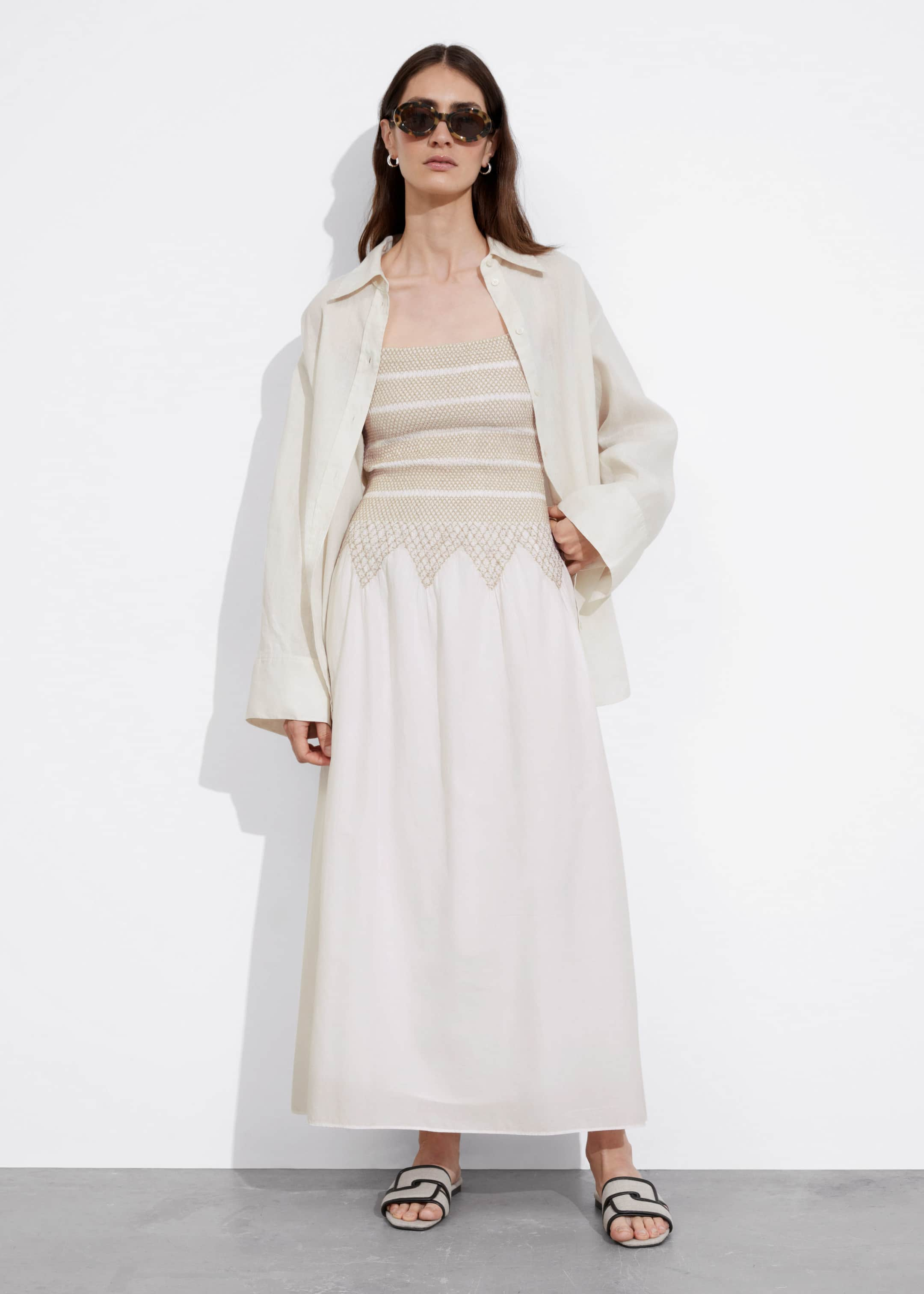 Robe midi à smocks à bretelles - Blanc/Beige - Lookbook