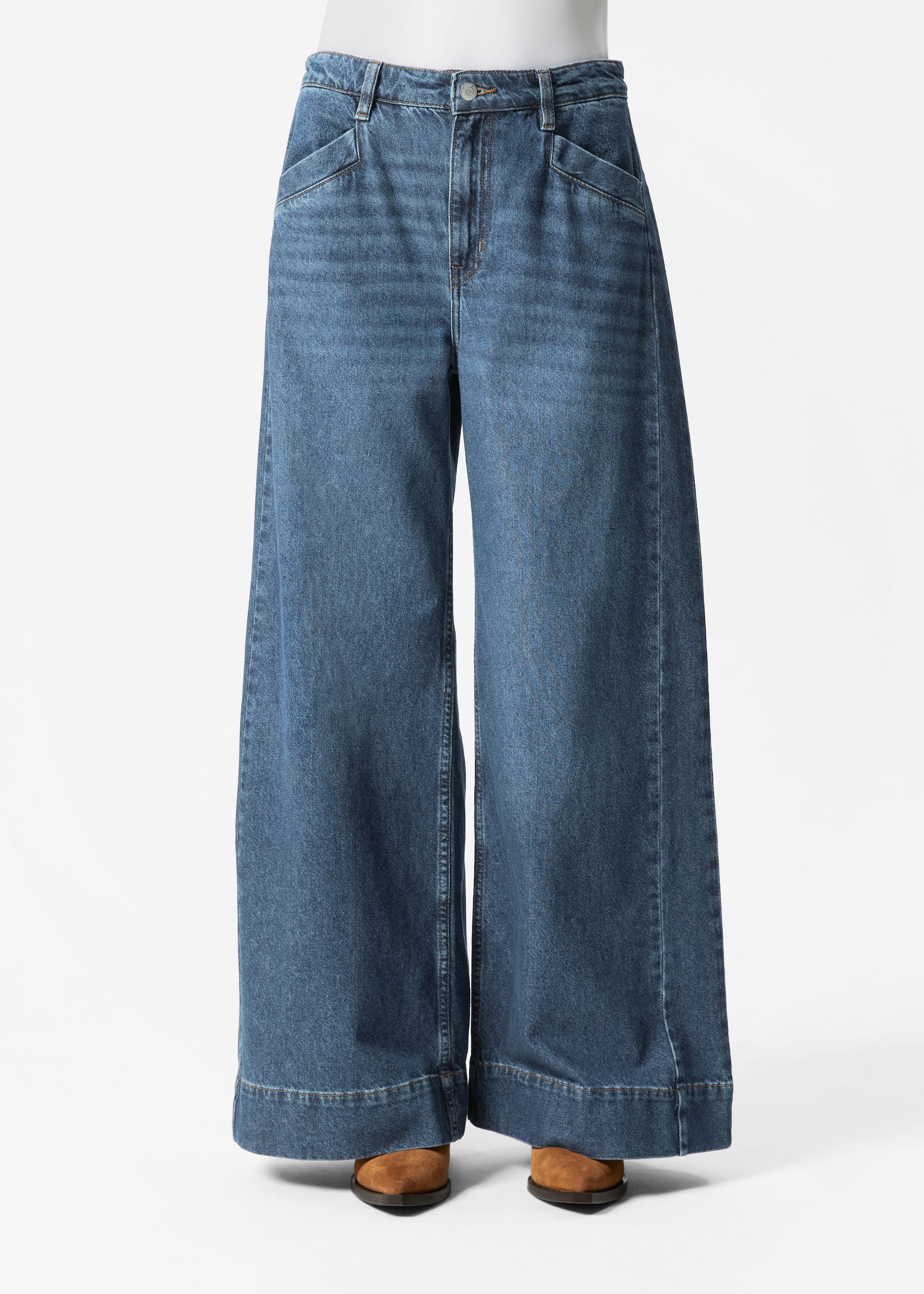 Wide Long Jeans - Medium blue - Lookbook