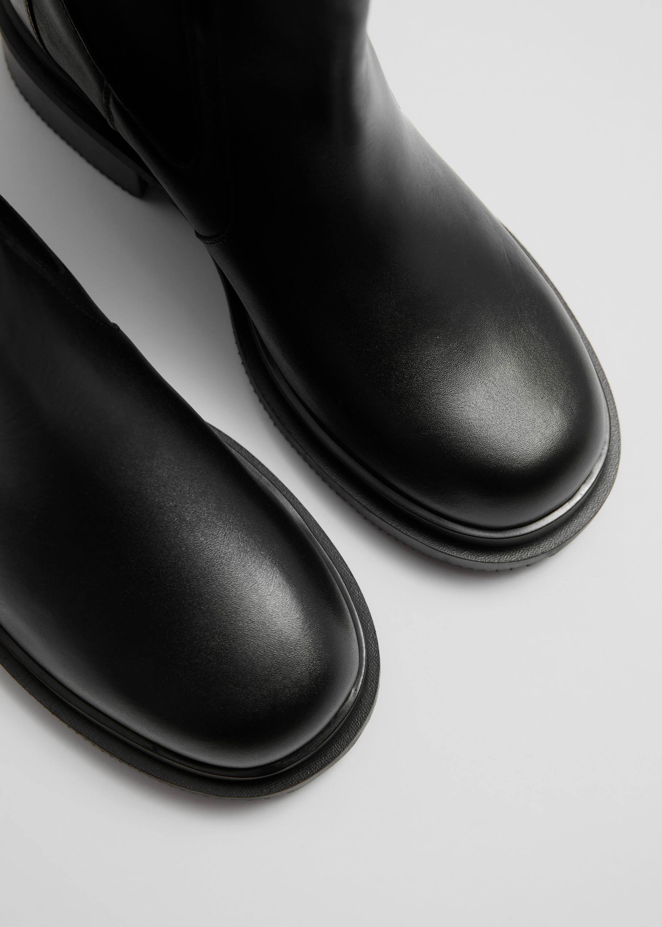 Chelsea Leather Boots - {{variantName}} - Descriptive Detail