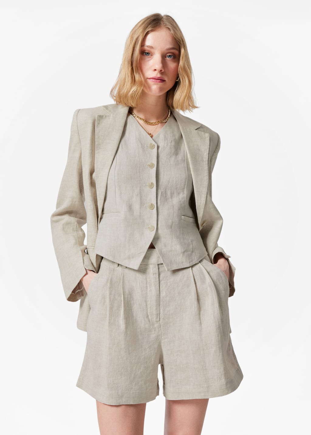 【海外限定】REISSショートパンツ☆Devon Linen Blend Bermuda S Reiss Devon Linen-Blend Bermuda Shorts In White | Editorialist