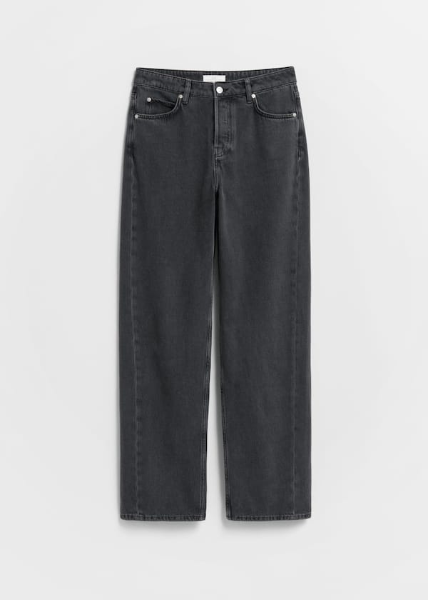 Relaxed Tapered Jeans