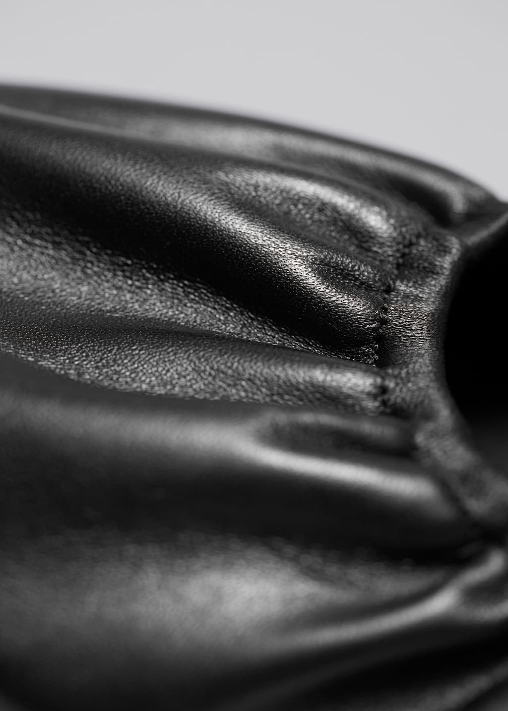 “& Other Stories” Ruched Leather Ballet Flats Ruched Leather Ballet Flats - Black - New in - & Other Stories