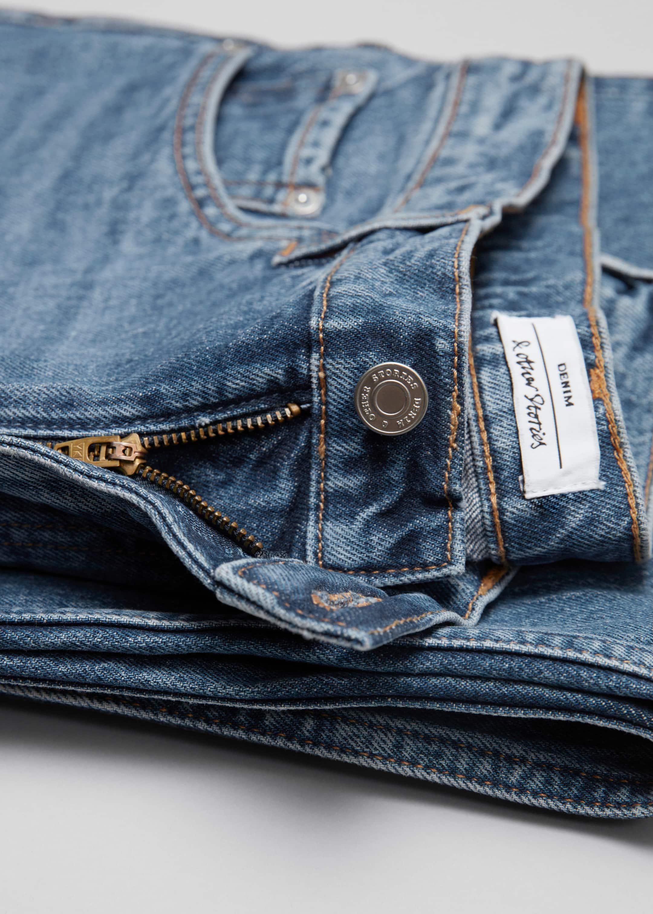 Wide Jeans - {{variantName}} - Descriptive Detail