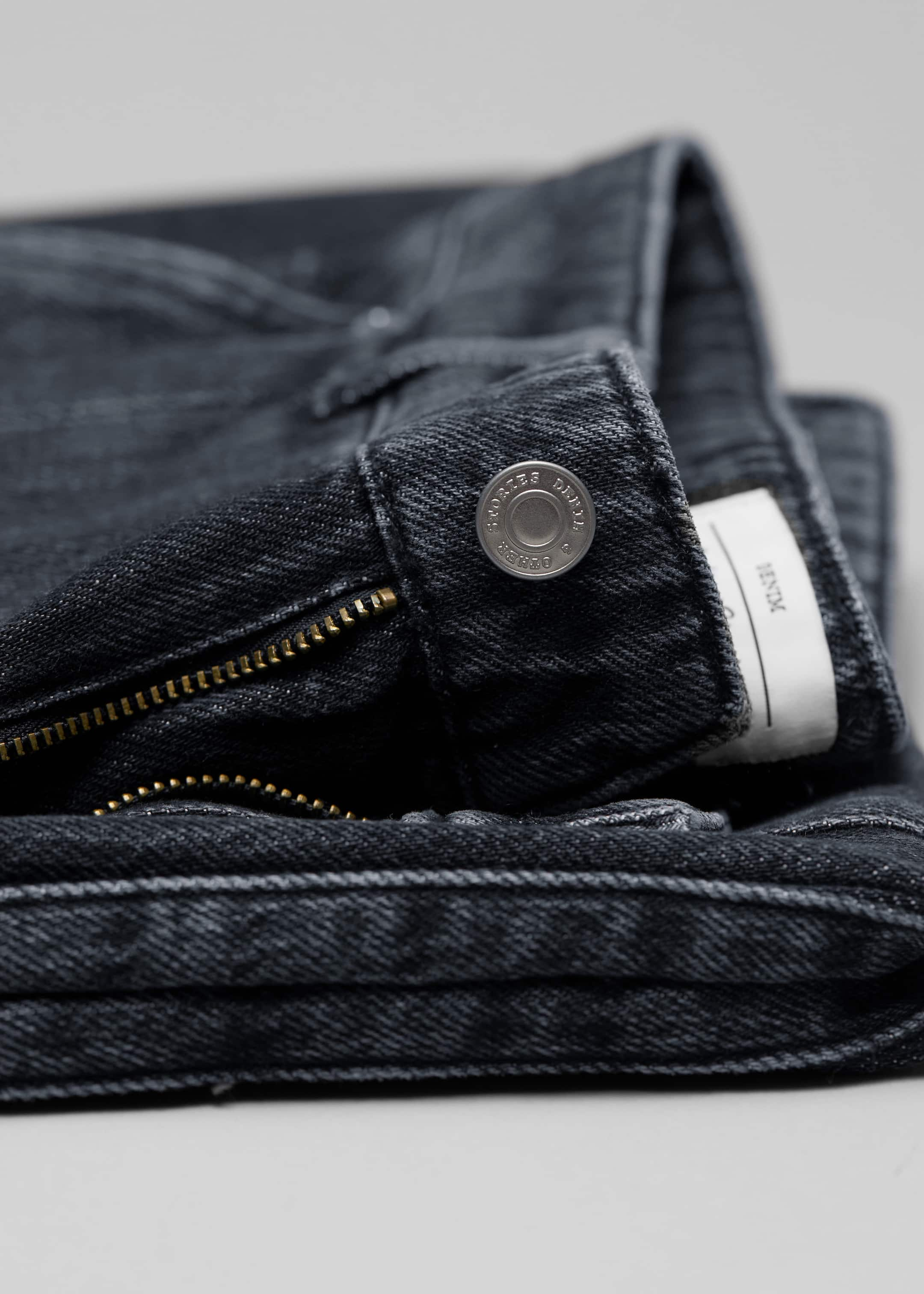 Wide Baggy Jeans - {{variantName}} - Descriptive Detail