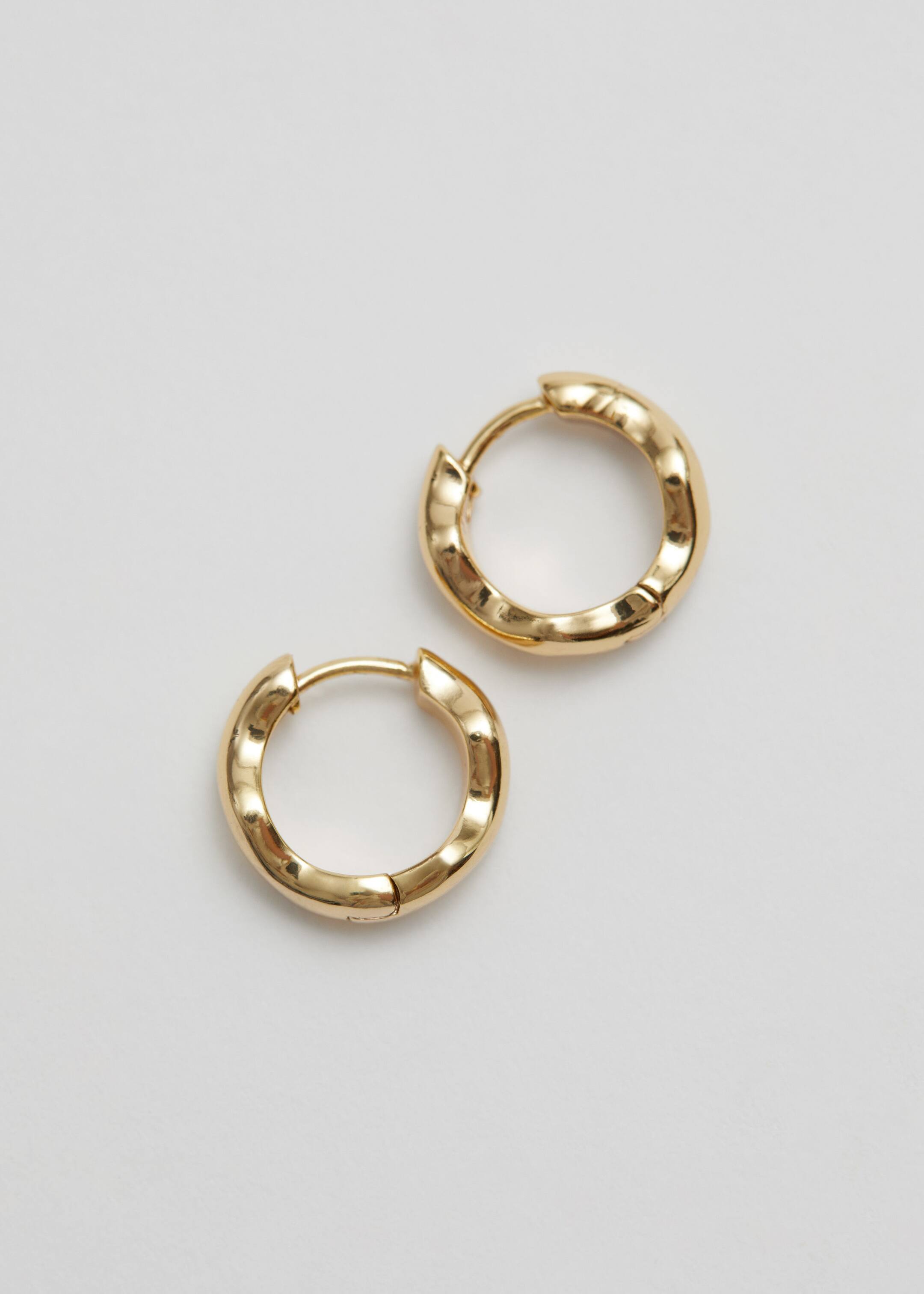 Wave Hoop Earrings - {{variantName}} - Descriptive Detail