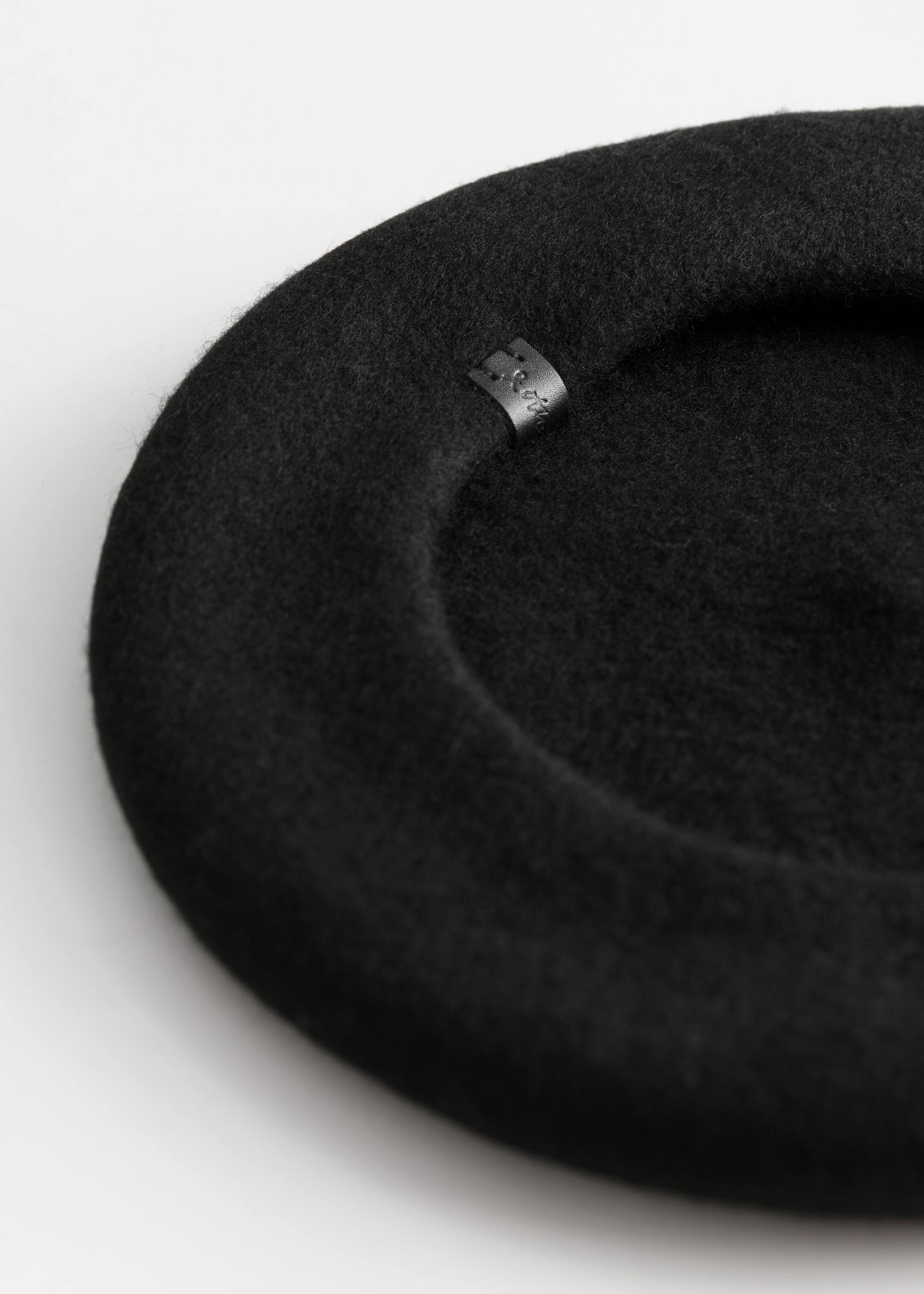 Wool Beret - {{variantName}} - Descriptive Detail