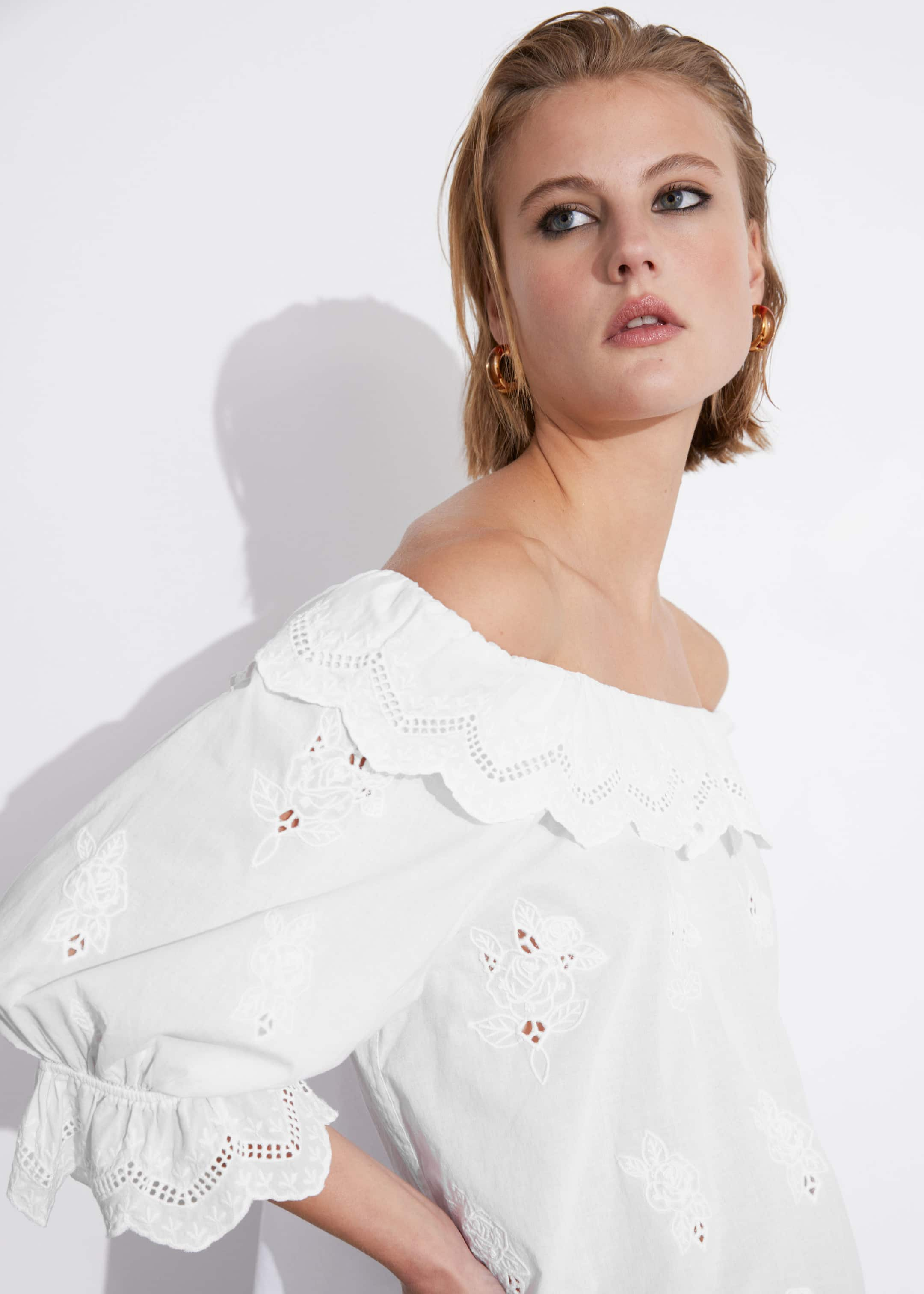 Blouse brodée - Broderie noire - Lookbook