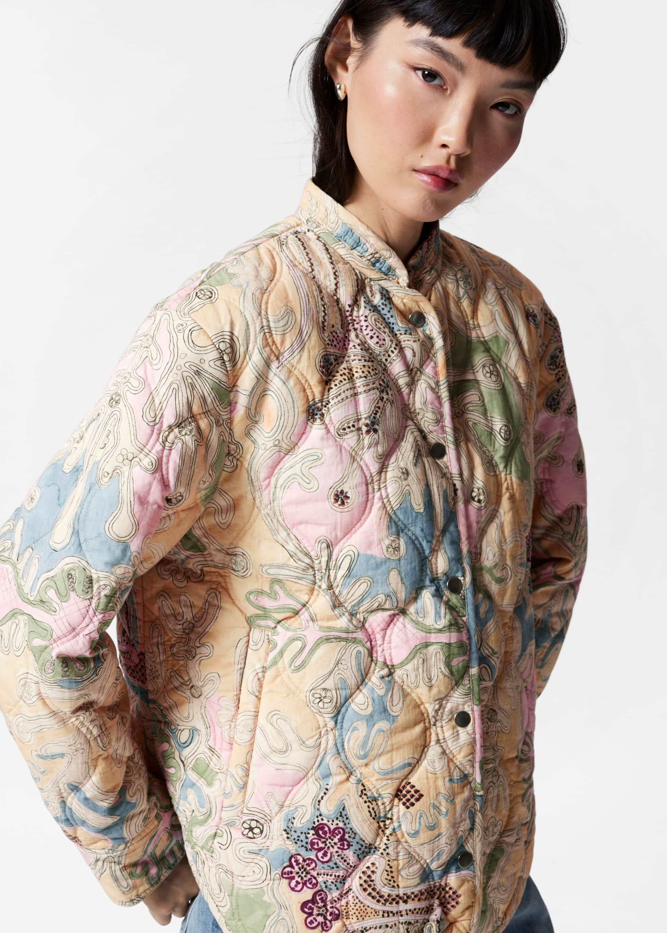 Quilted Stand-Collar Jacket - Beige paisley pattern - Lookbook