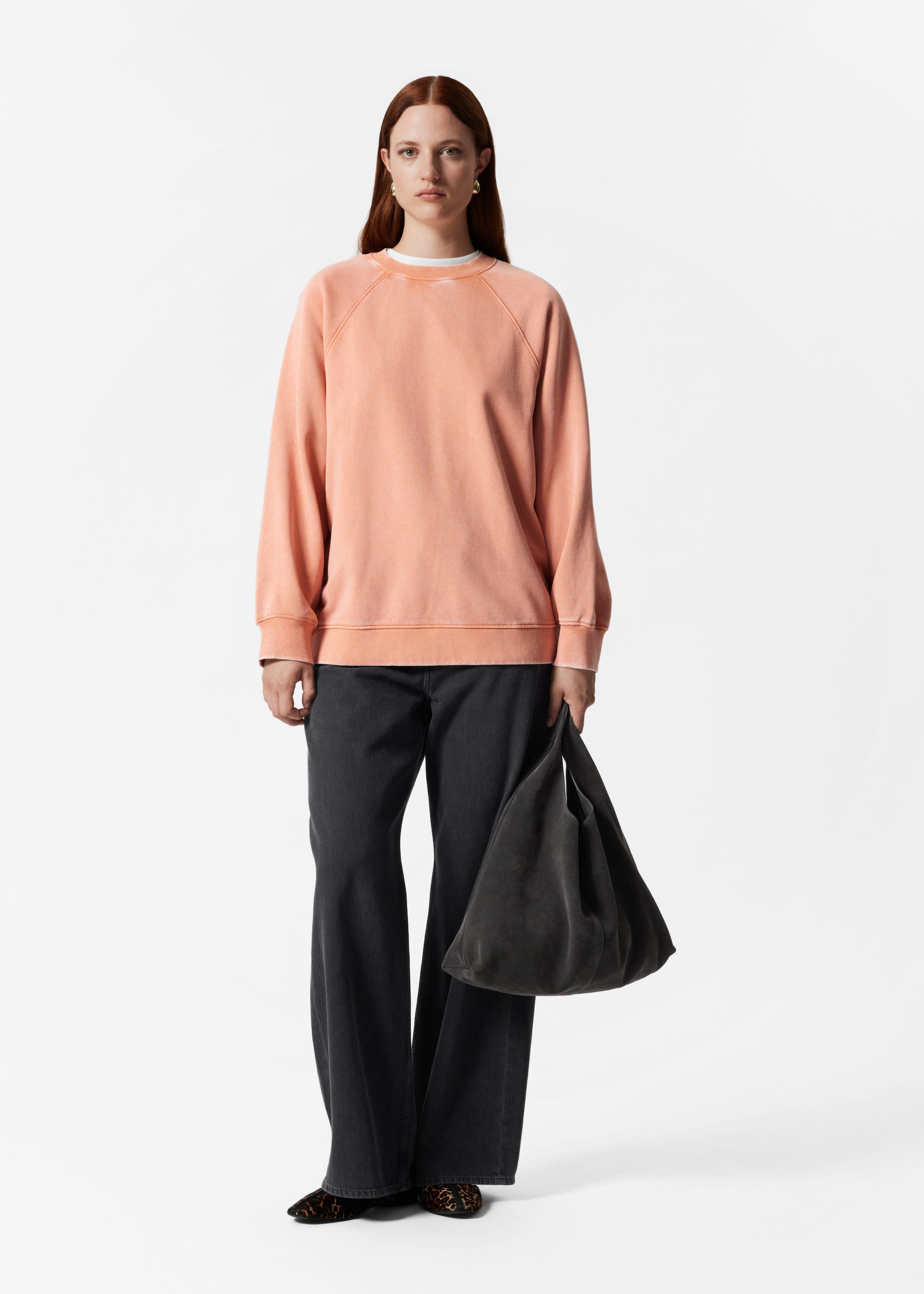 Oversized Sweatshirt - Washed Peach - Lookbook