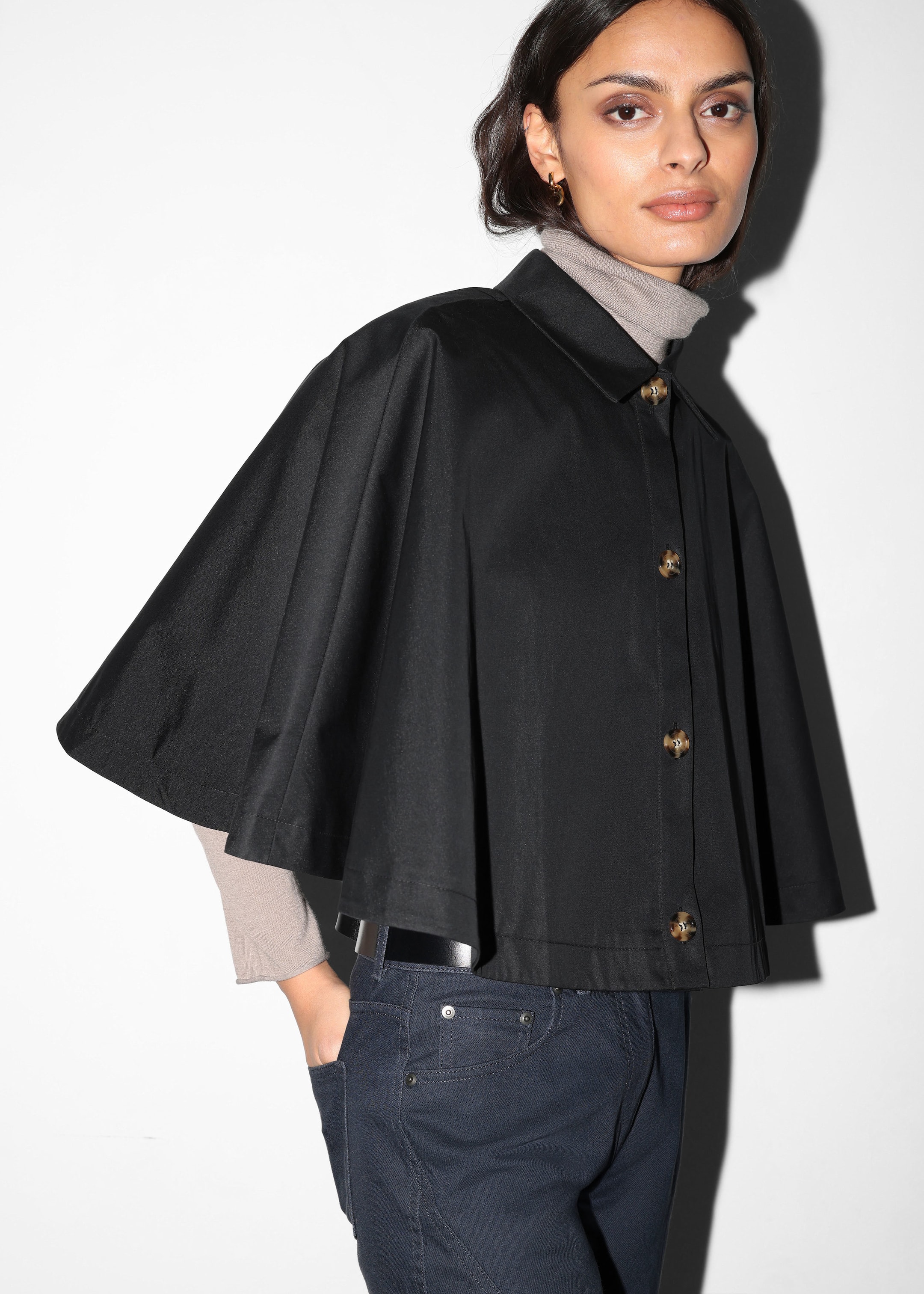 Cropped Trench Cape - Black - Lookbook