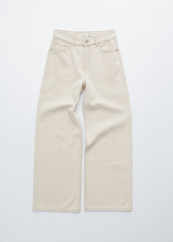 Relaxed Wide-Leg Jeans