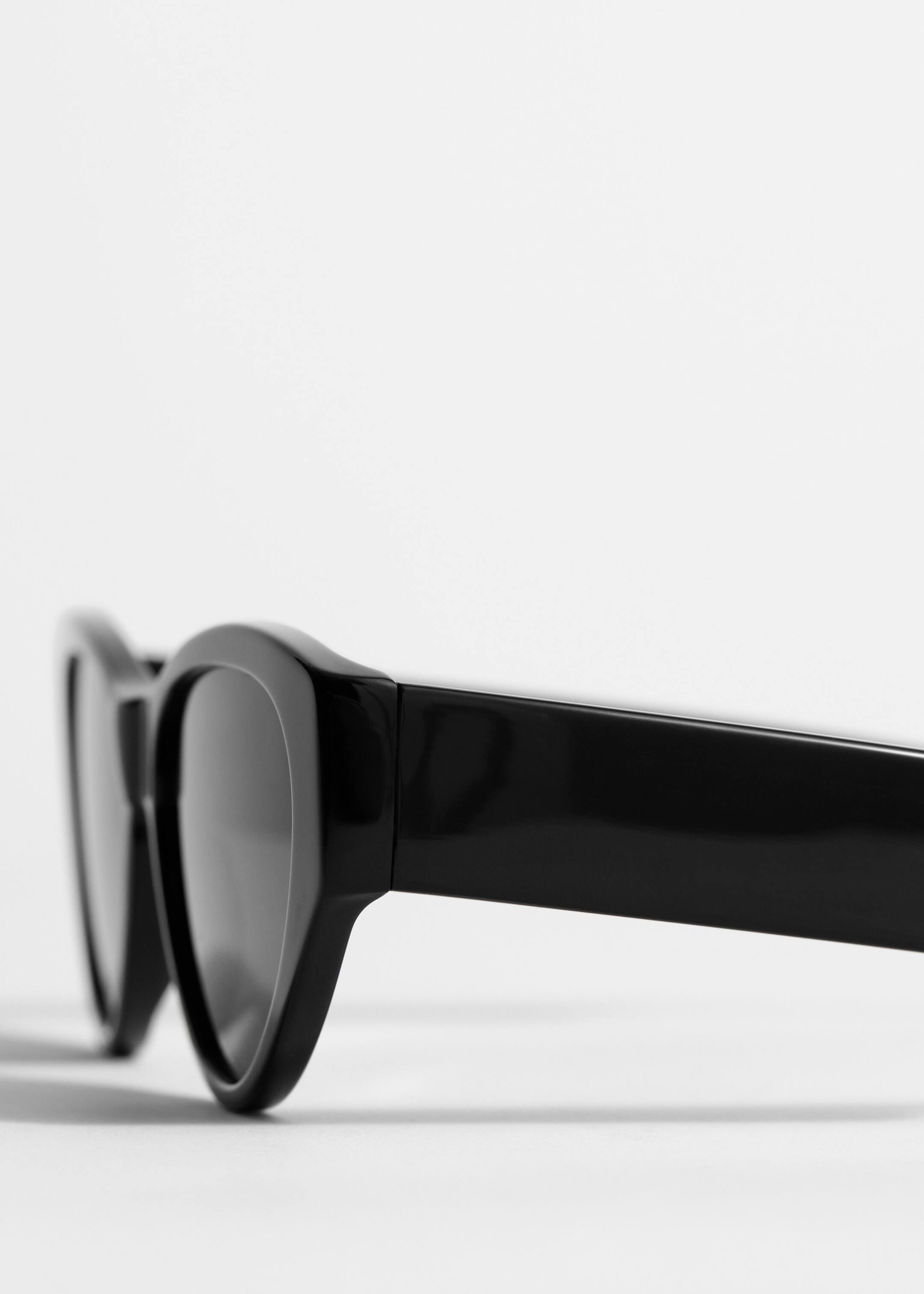 Polarized Cat-Eye Sunglasses - {{variantName}} - Descriptive Detail