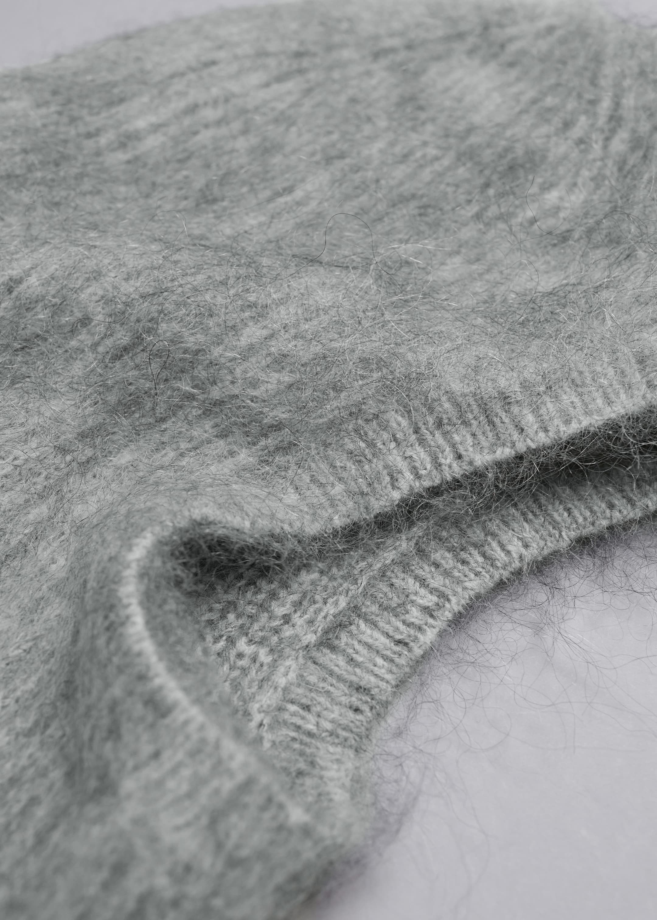 Cagoule en mohair mélangé brossé - {{variantName}} - Descriptive Detail