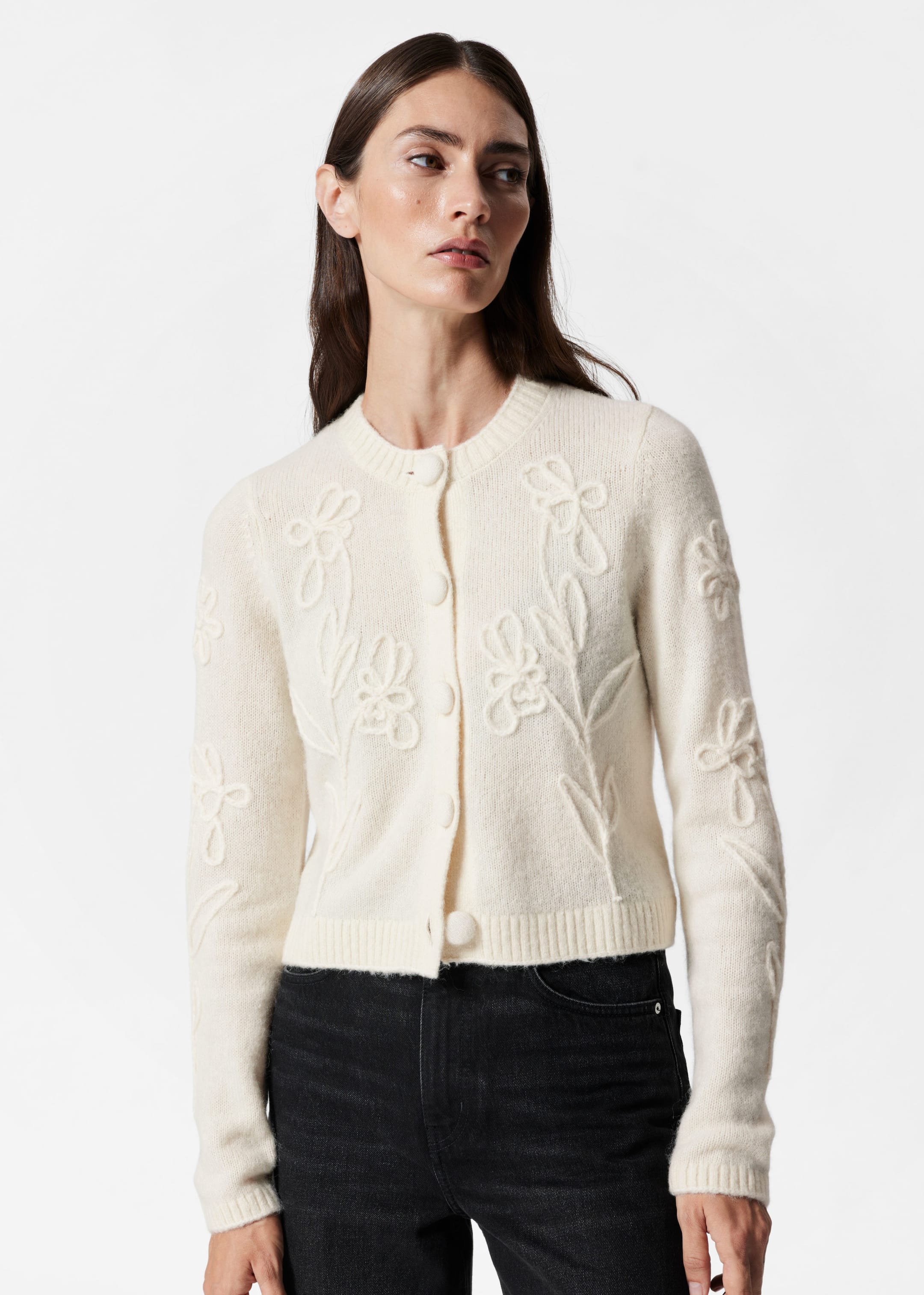 Image of Cardigan en maille à motifs floraux appliqués