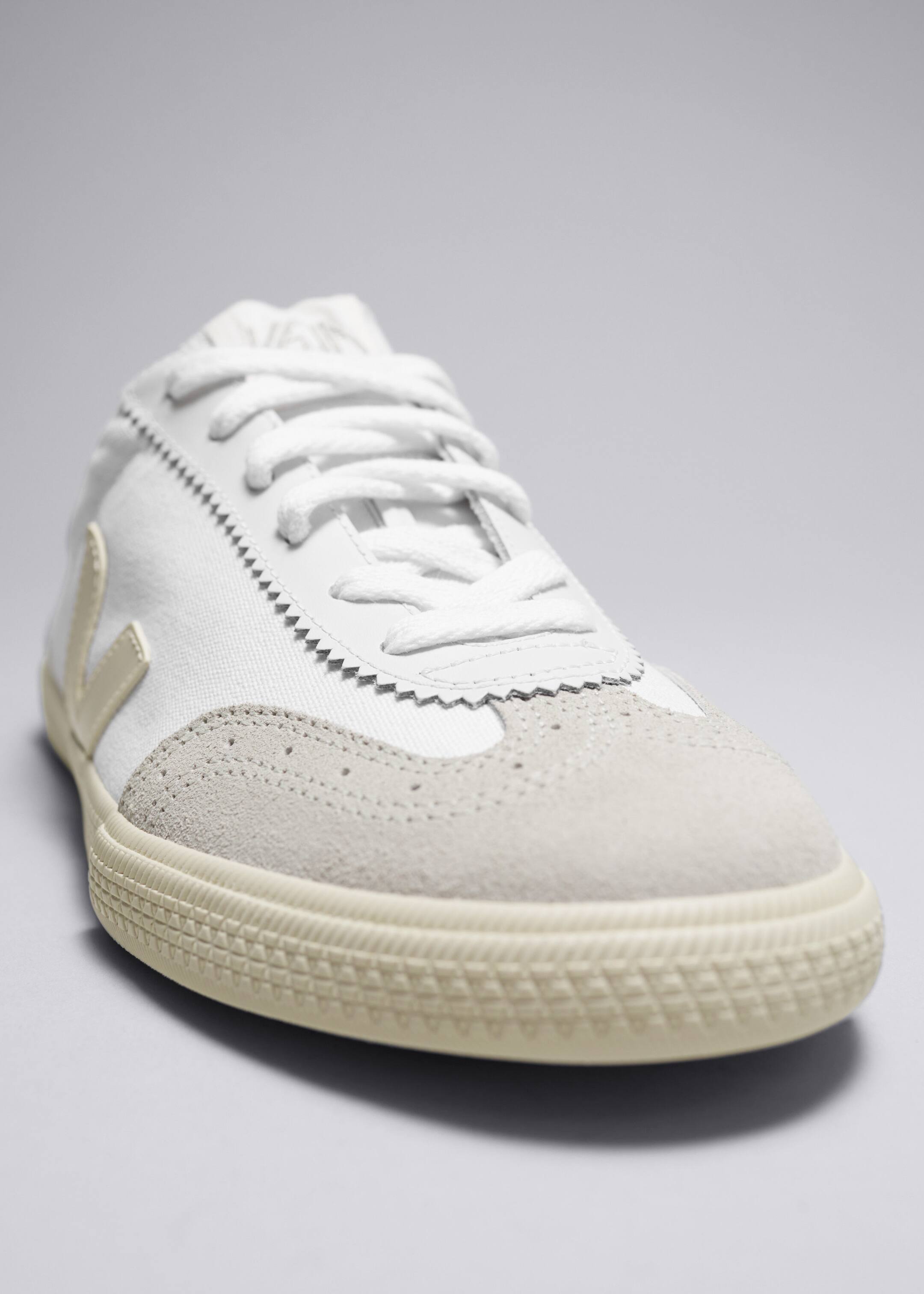 Veja Volley Canvas Sneakers - {{variantName}} - Descriptive Detail