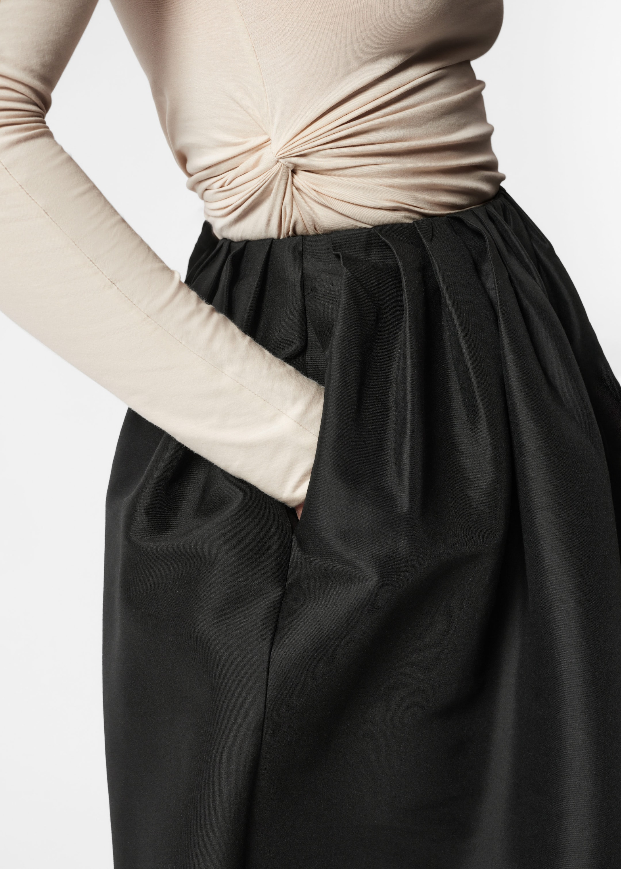 Balloon Midi Skirt - Noir - Lookbook