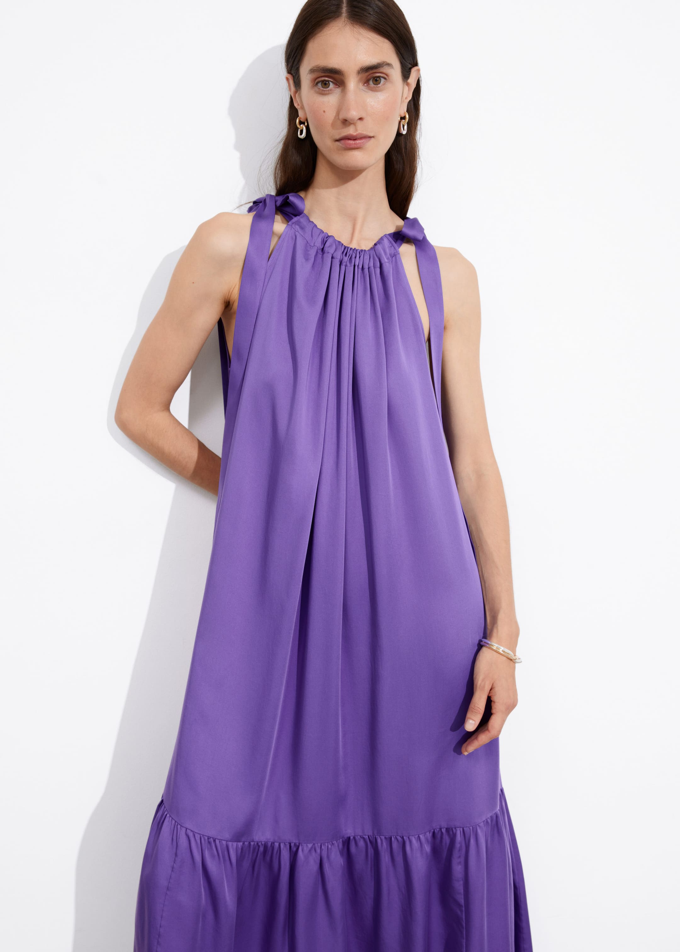 Robe midi froncée sans manches - Lilas - Lookbook