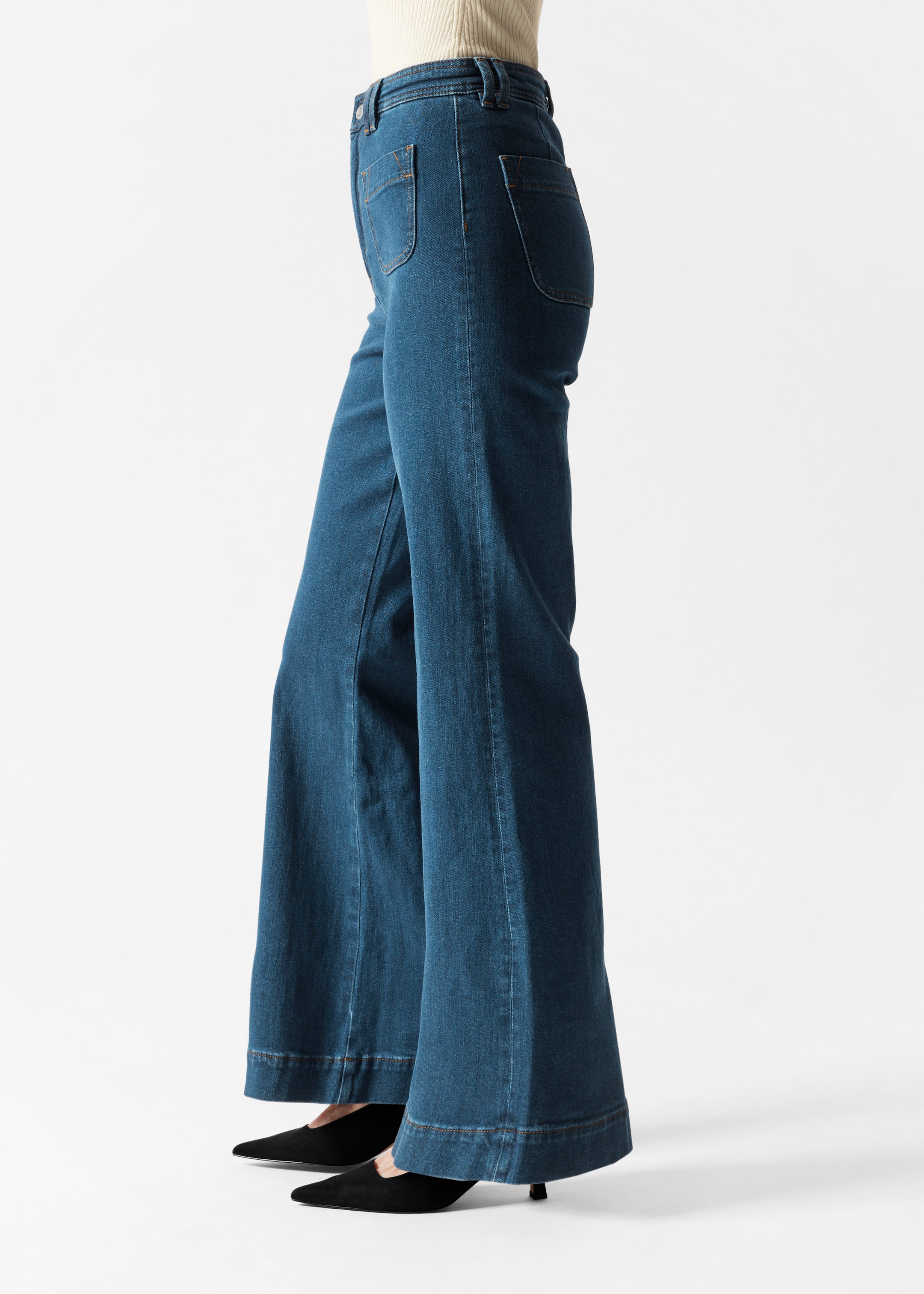 Patch-Pocket Bootcut Jeans - New Blue - Lookbook