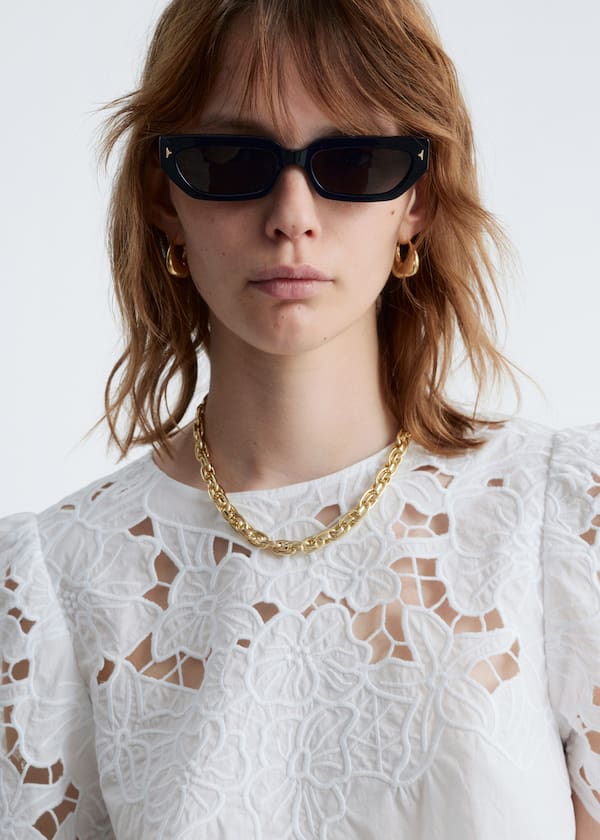 Short-Sleeve Floral-Embroidery Blouse