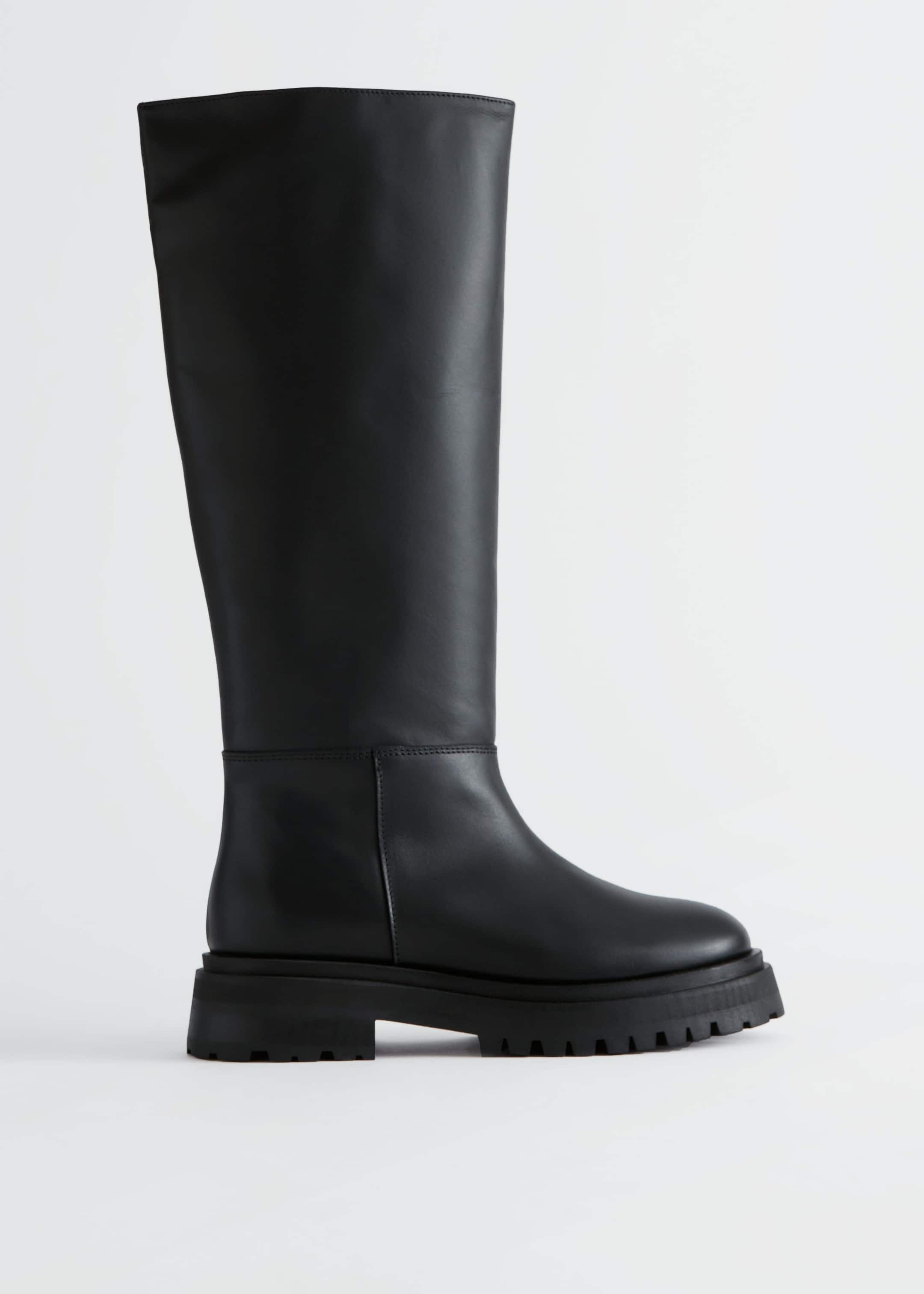 Tall flat leather fashion boots