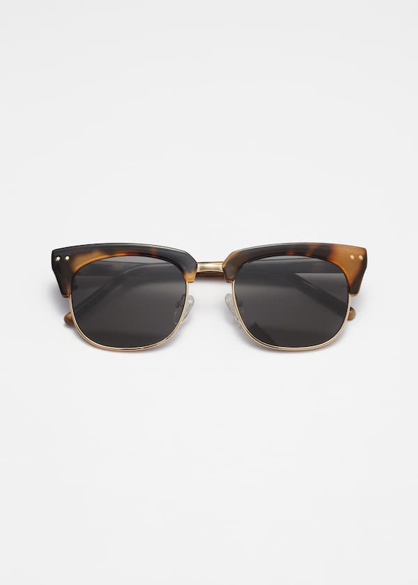 Classic D-Frame Sunglasses