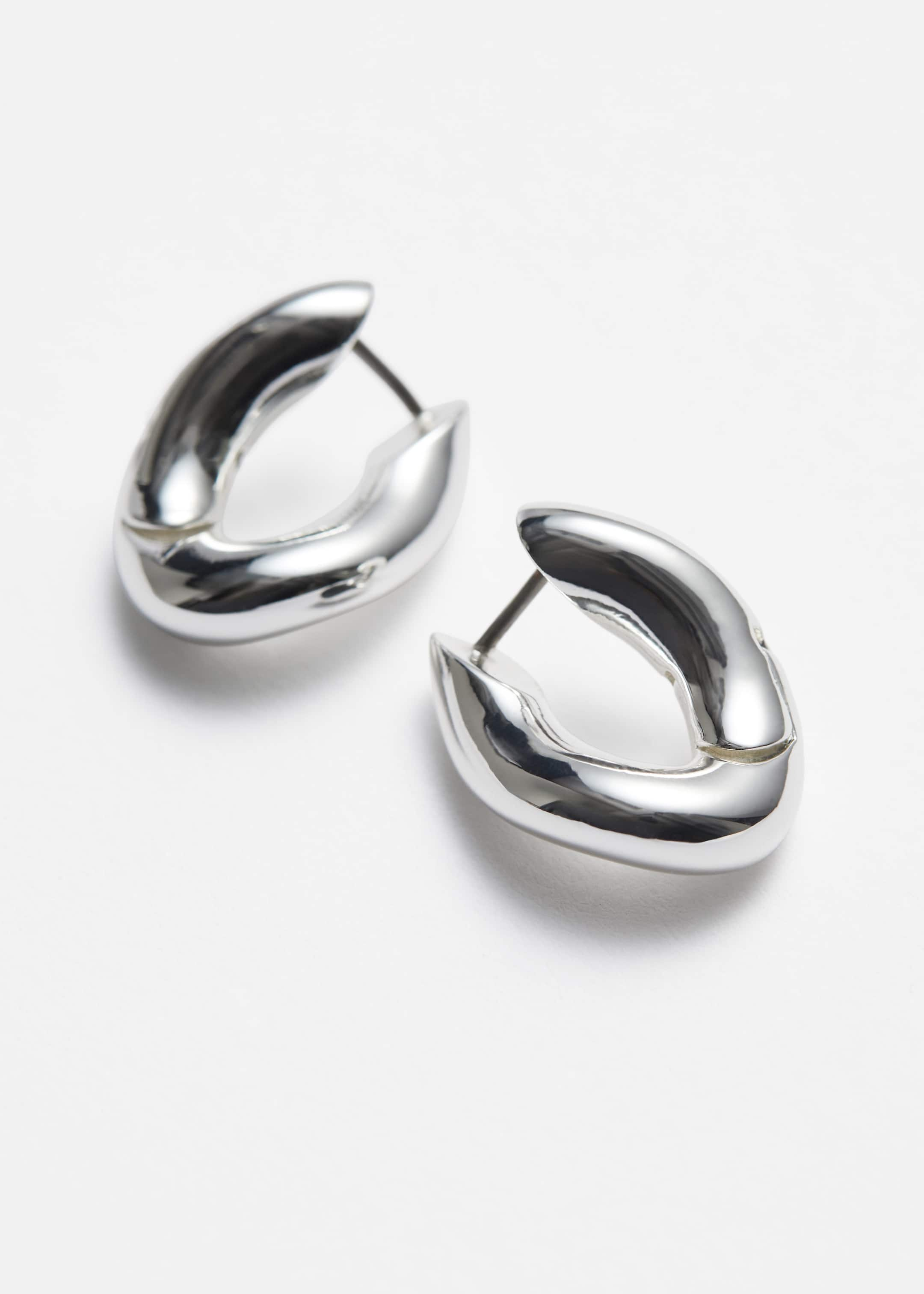 Chunky Twist Hoops - {{variantName}} - Descriptive Detail