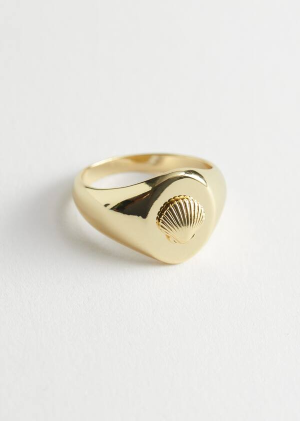 Shell Motif Signet Ring