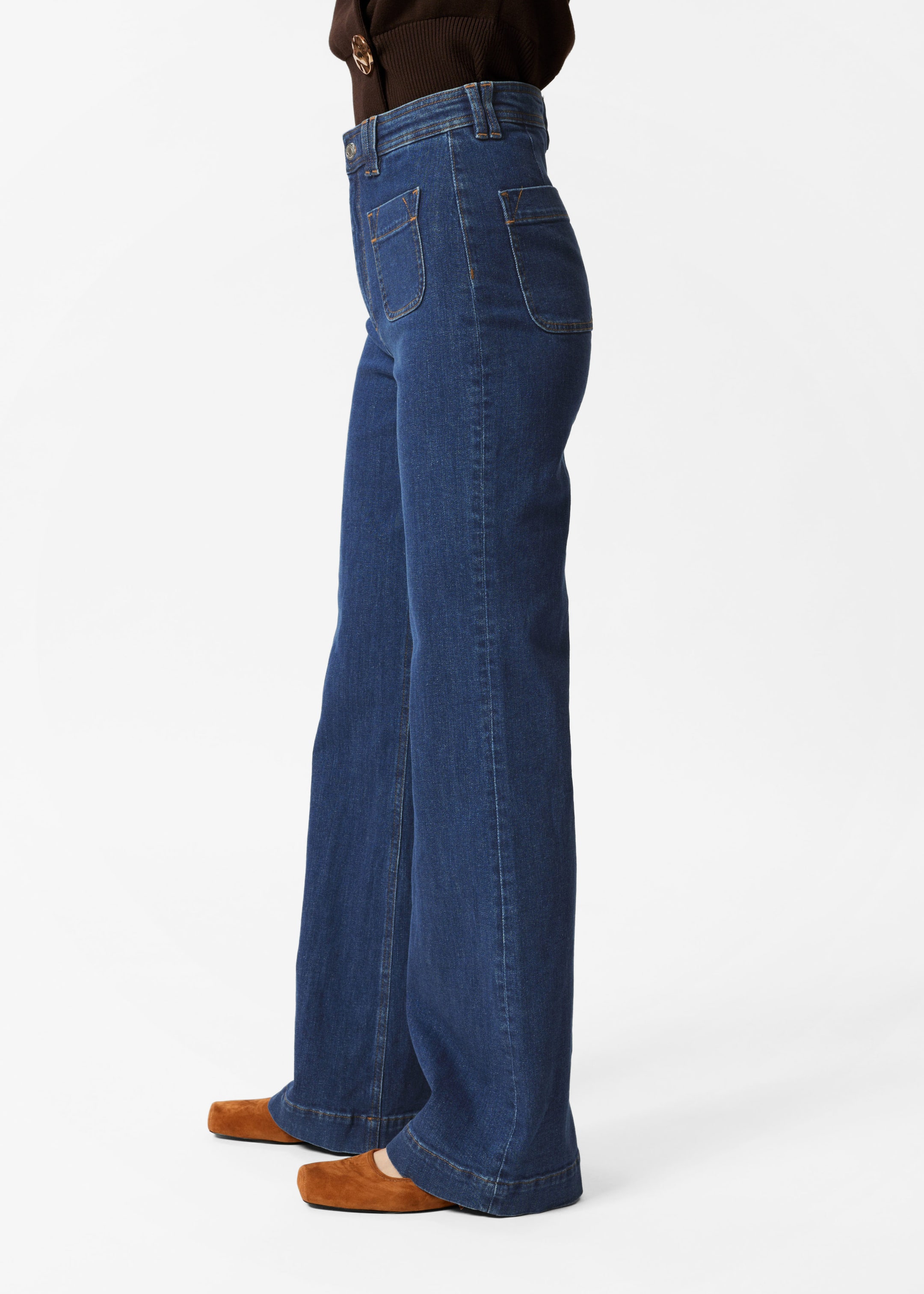 Bootcut-Jeans mit hohem Bund - Mittelblaue Waschung - Lookbook