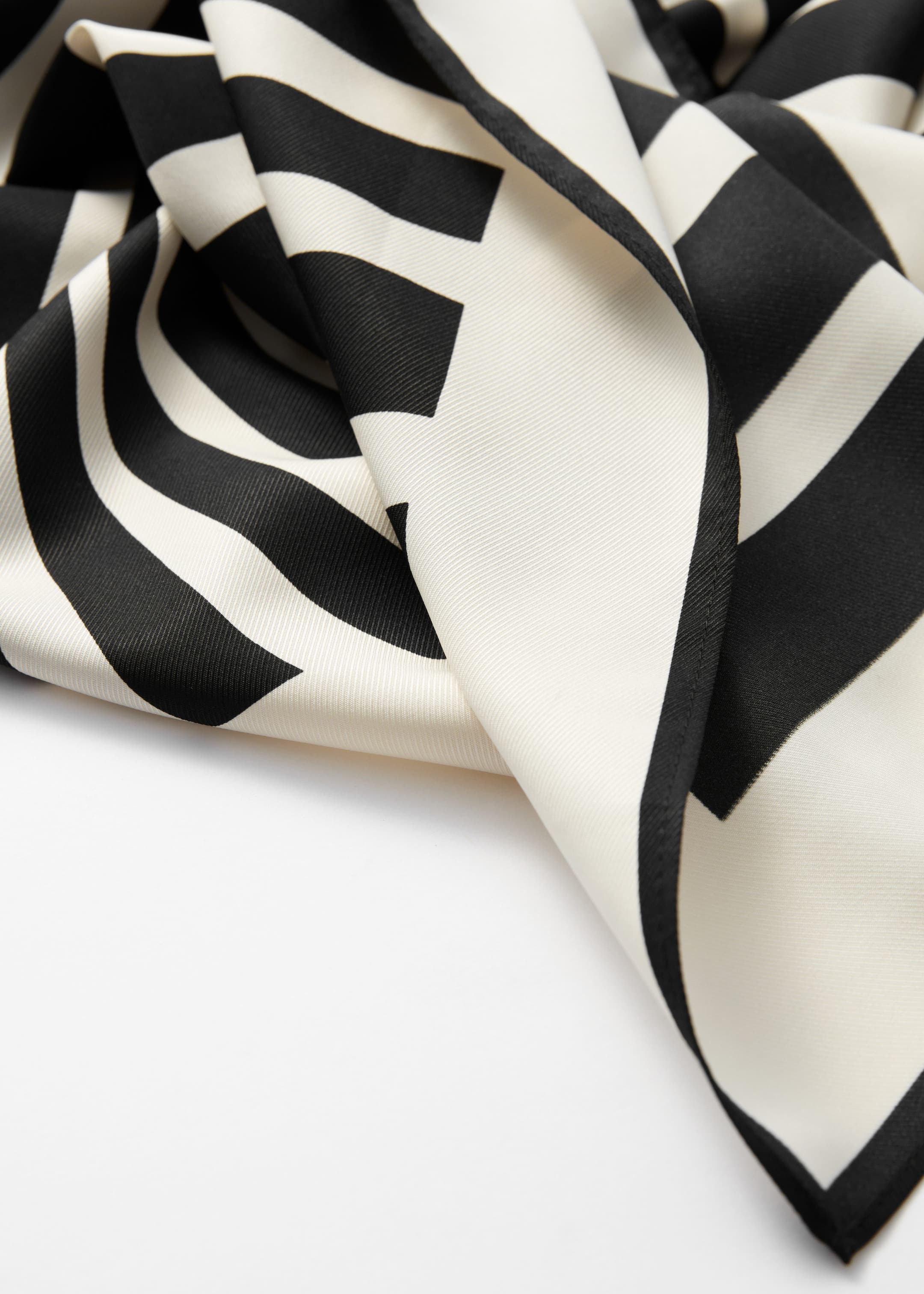 Graphic Motif Scarf - {{variantName}} - Descriptive Detail