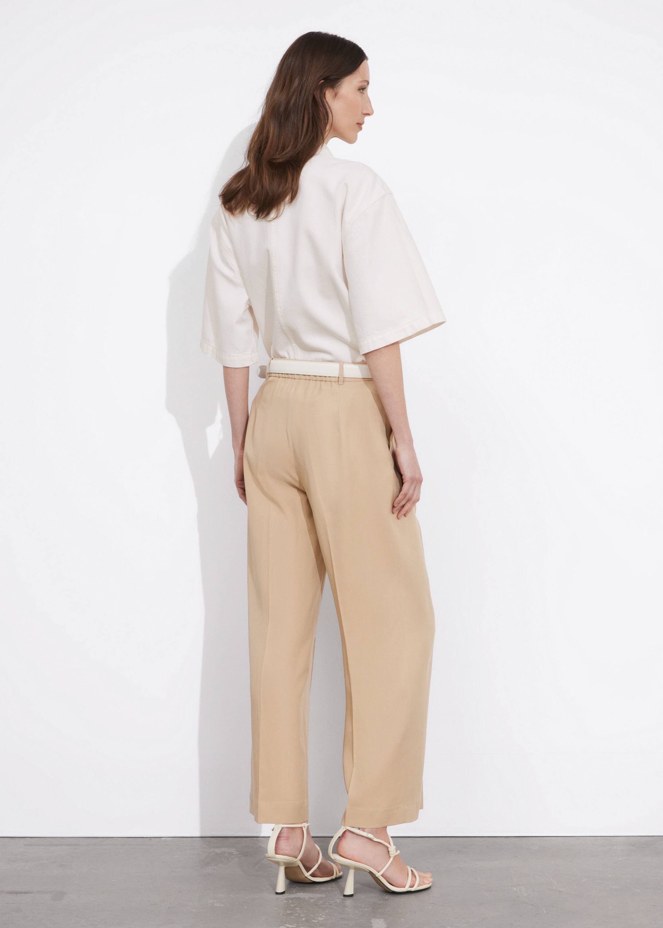 Pantalon habillé à taille haute - Beige - Lookbook