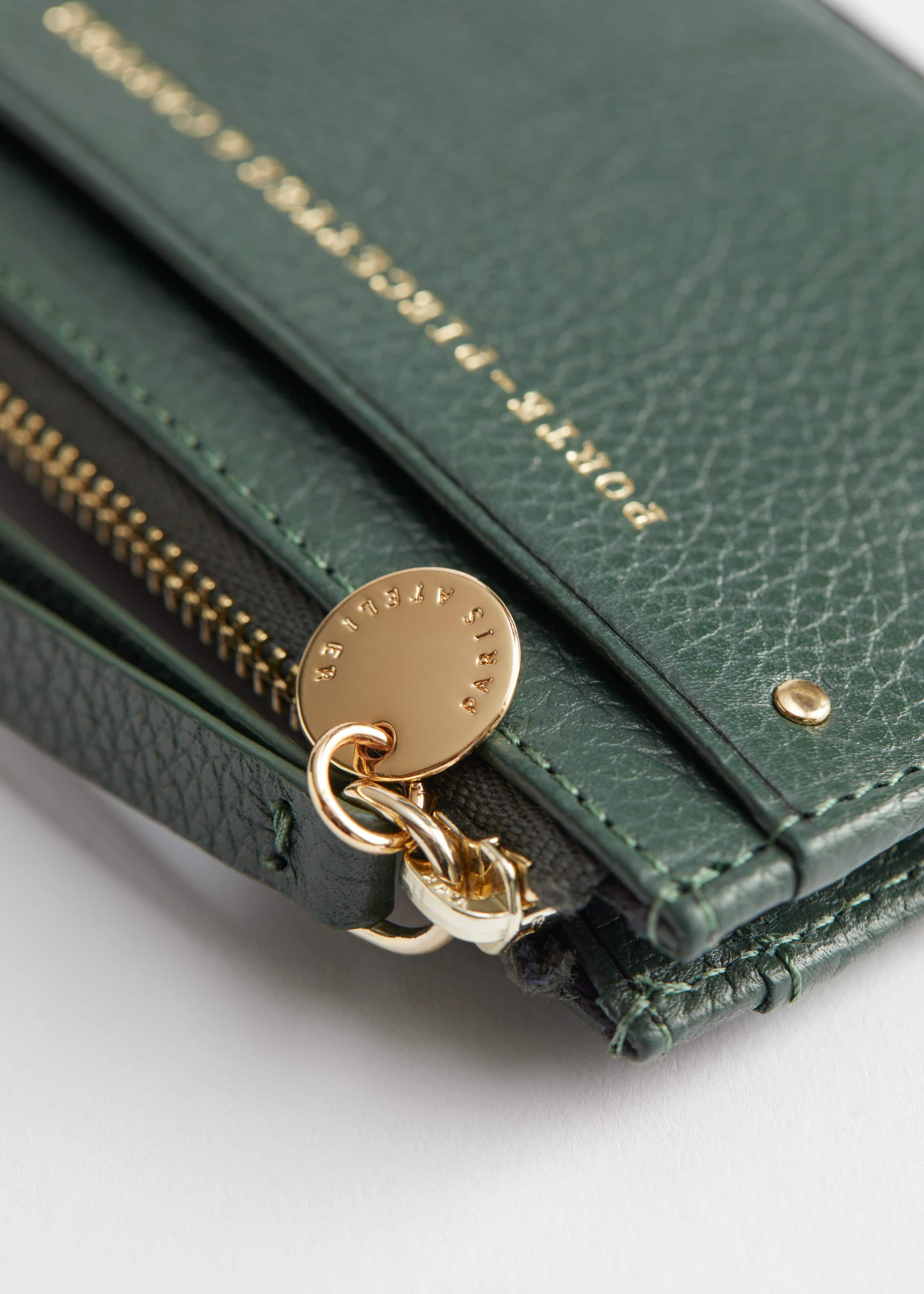 Leather Card Wallet - {{variantName}} - Descriptive Detail