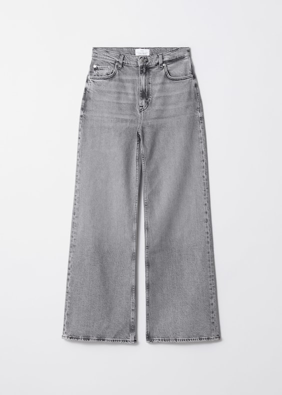 Wide-Leg Jeans
