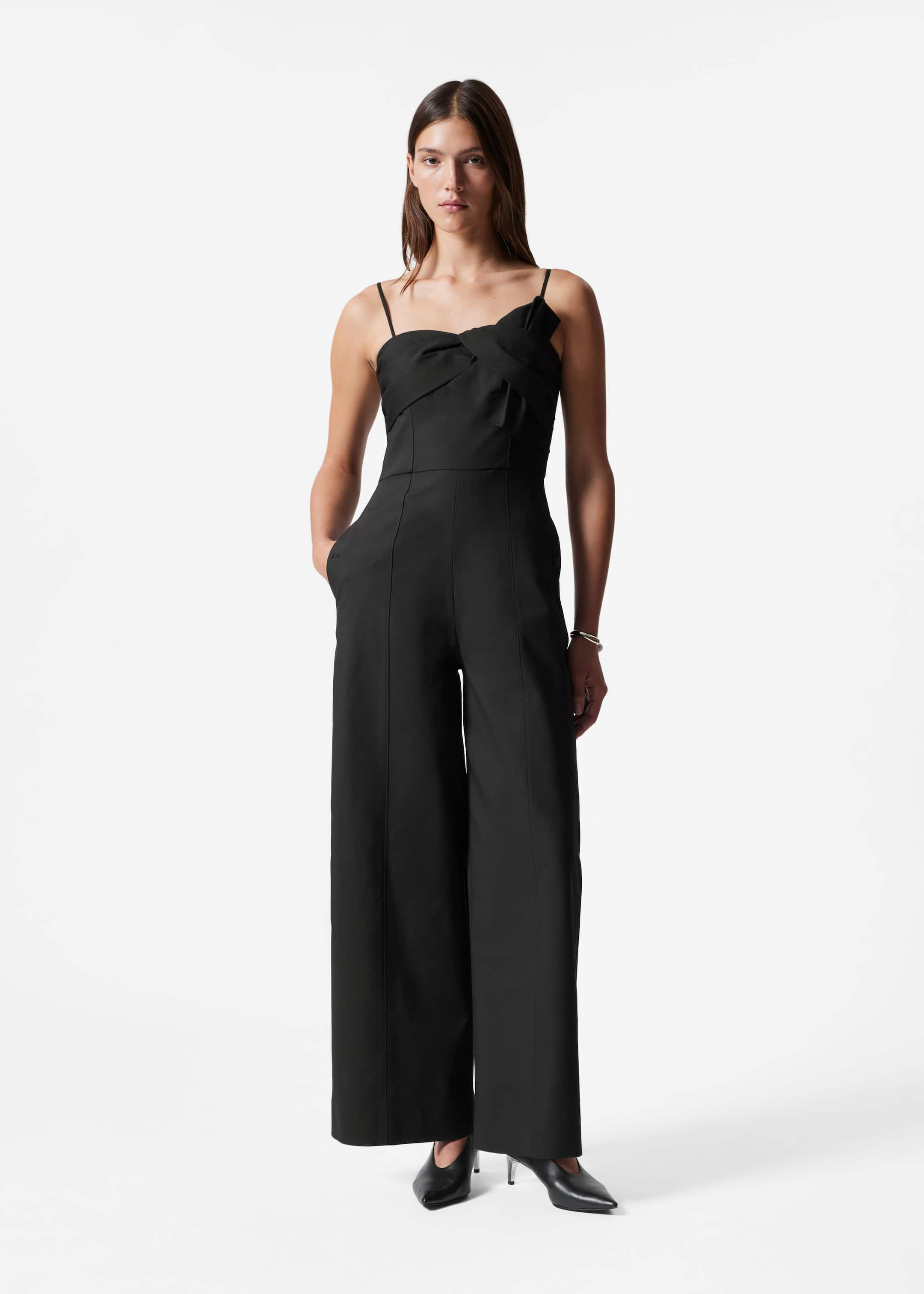 Image of Jumpsuit mit Schleifendetail und Barrel-Bein