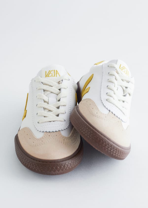 Veja Volley Trainers