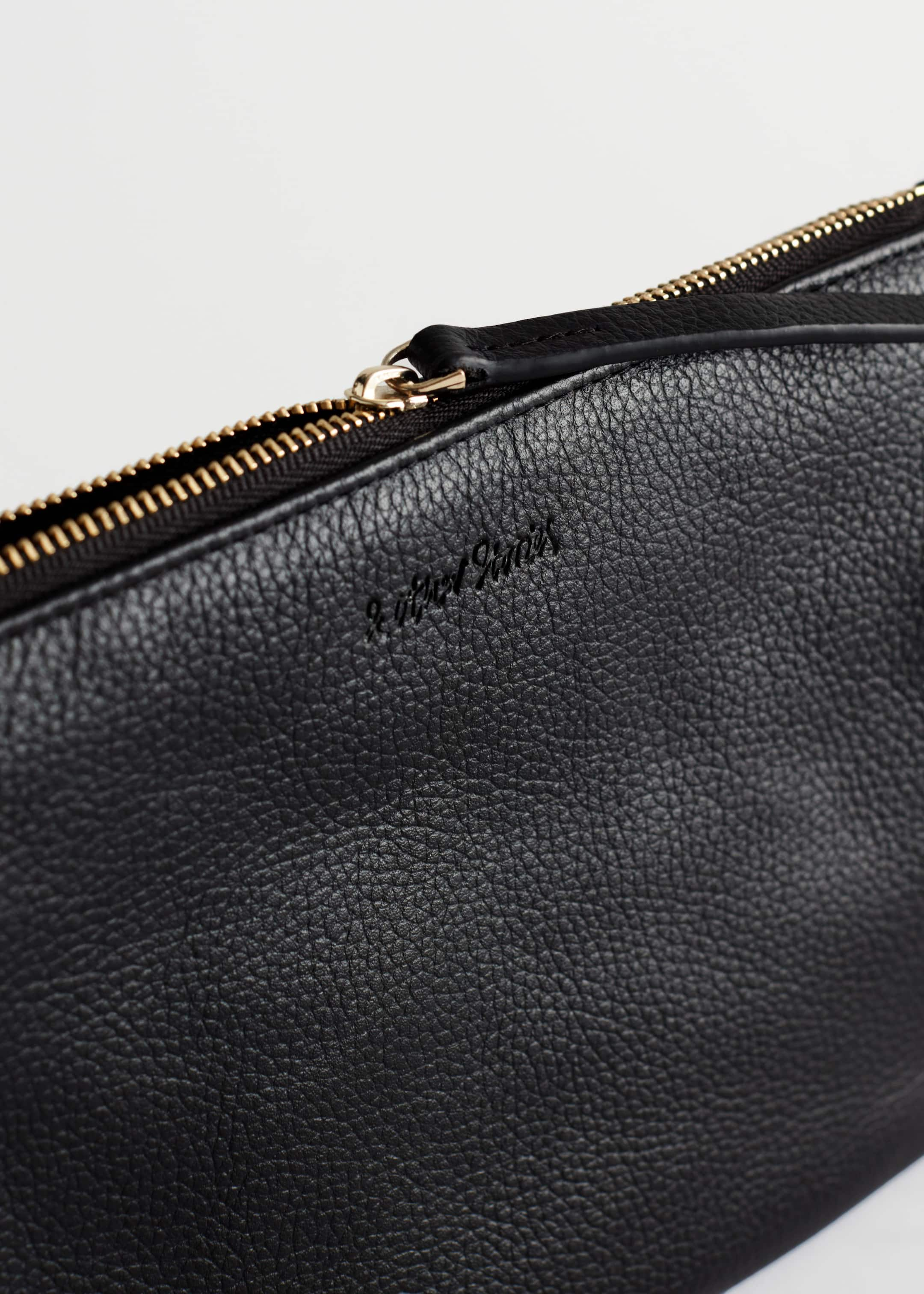 Petit sac crossbody en cuir - {{variantName}} - Descriptive Detail