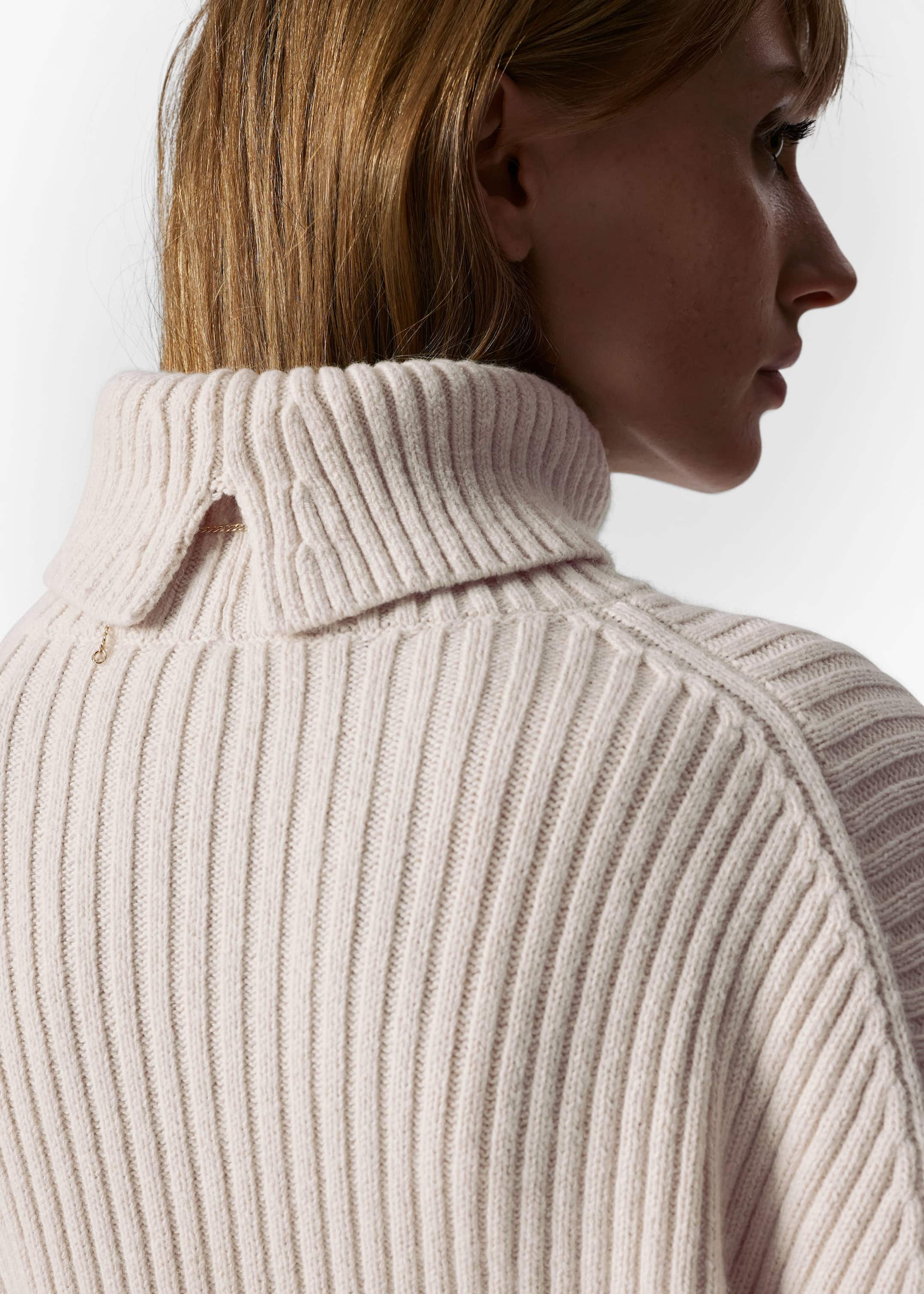 Strickpullover aus Wolle mit Rollkragen - Ecru - Lookbook