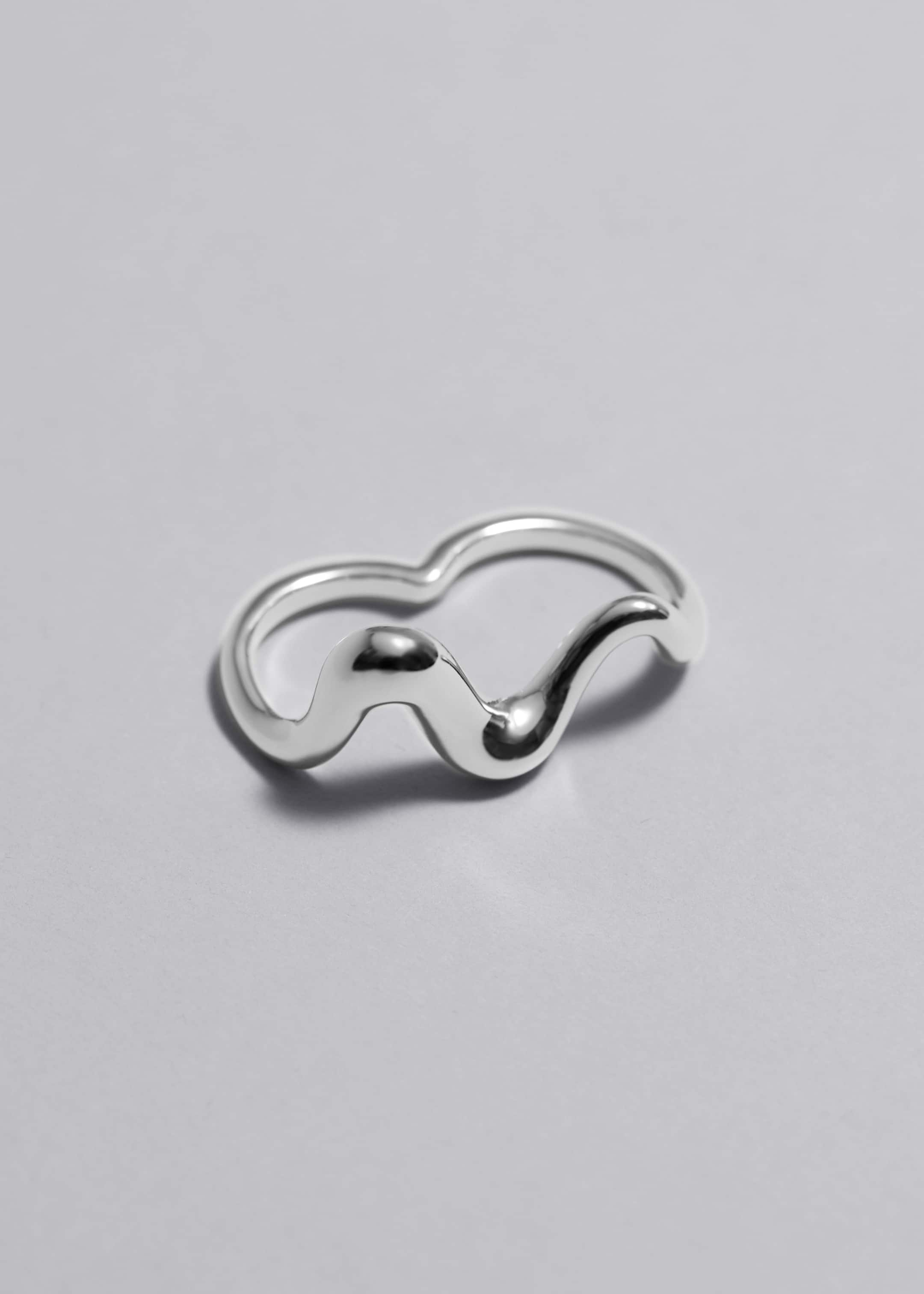 Sculpted Two-Finger Ring - Silver - Still Life