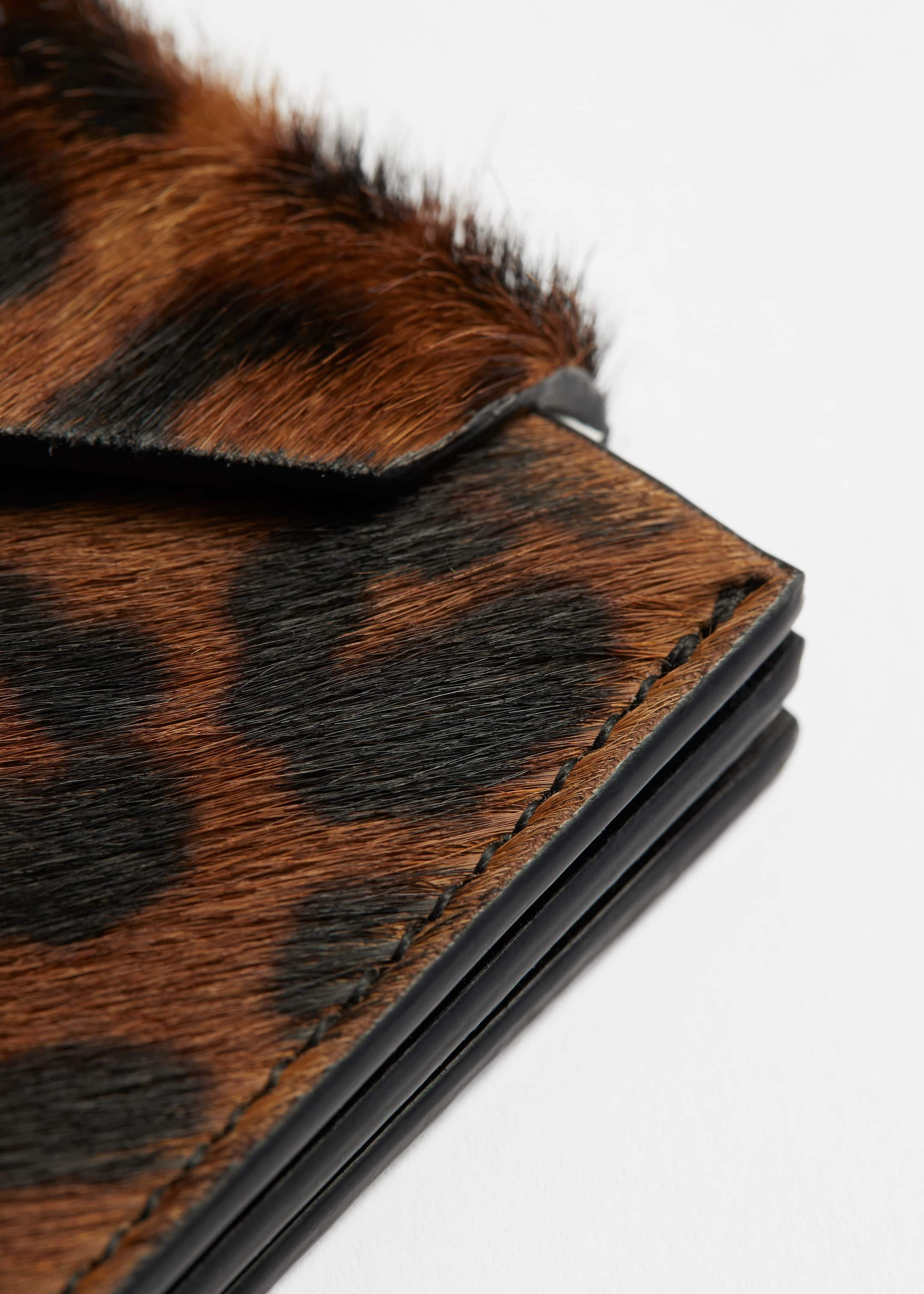 Leopard Card Holder - {{variantName}} - Descriptive Detail