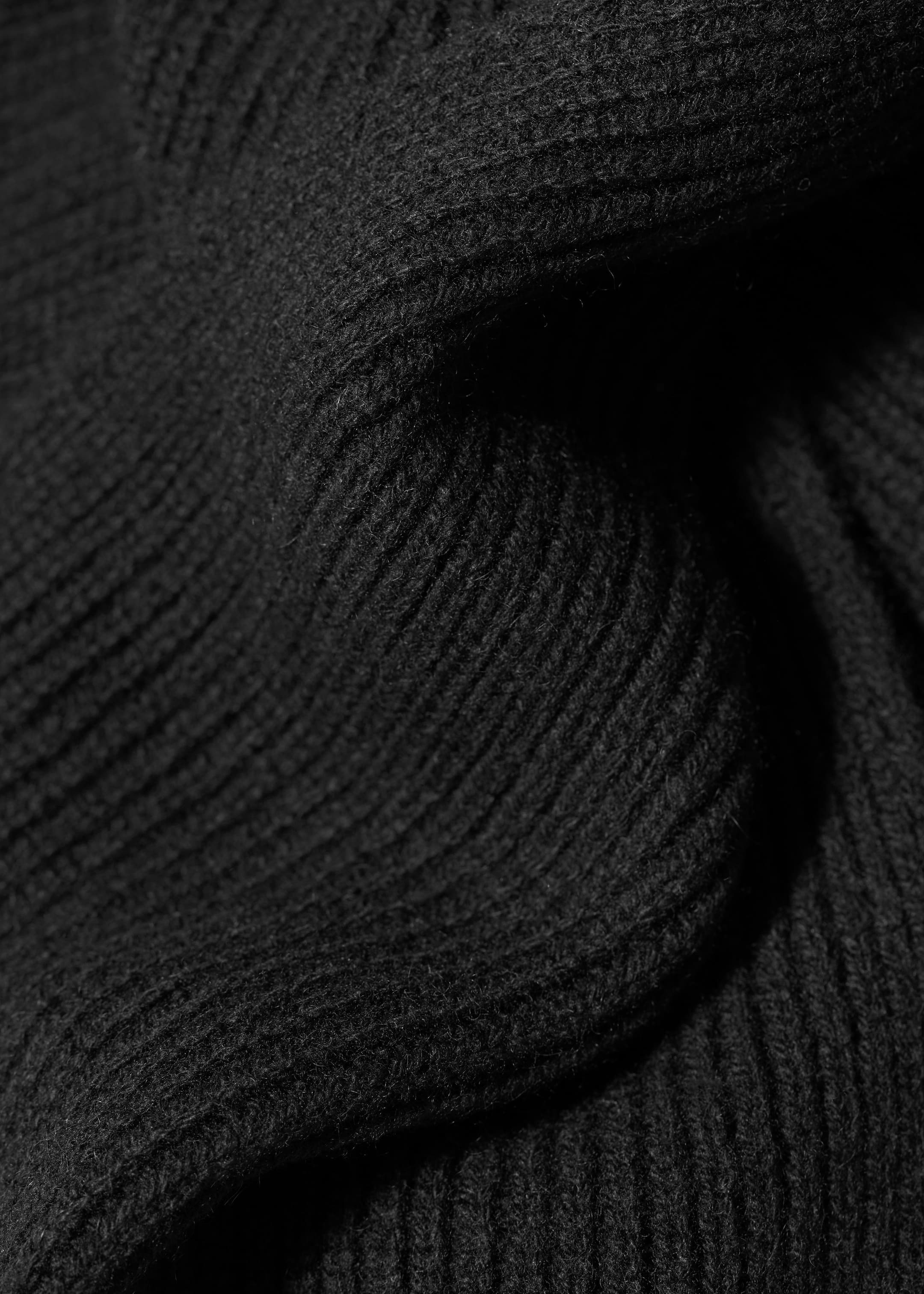 Hooded Wool Scarf - {{variantName}} - Descriptive Detail