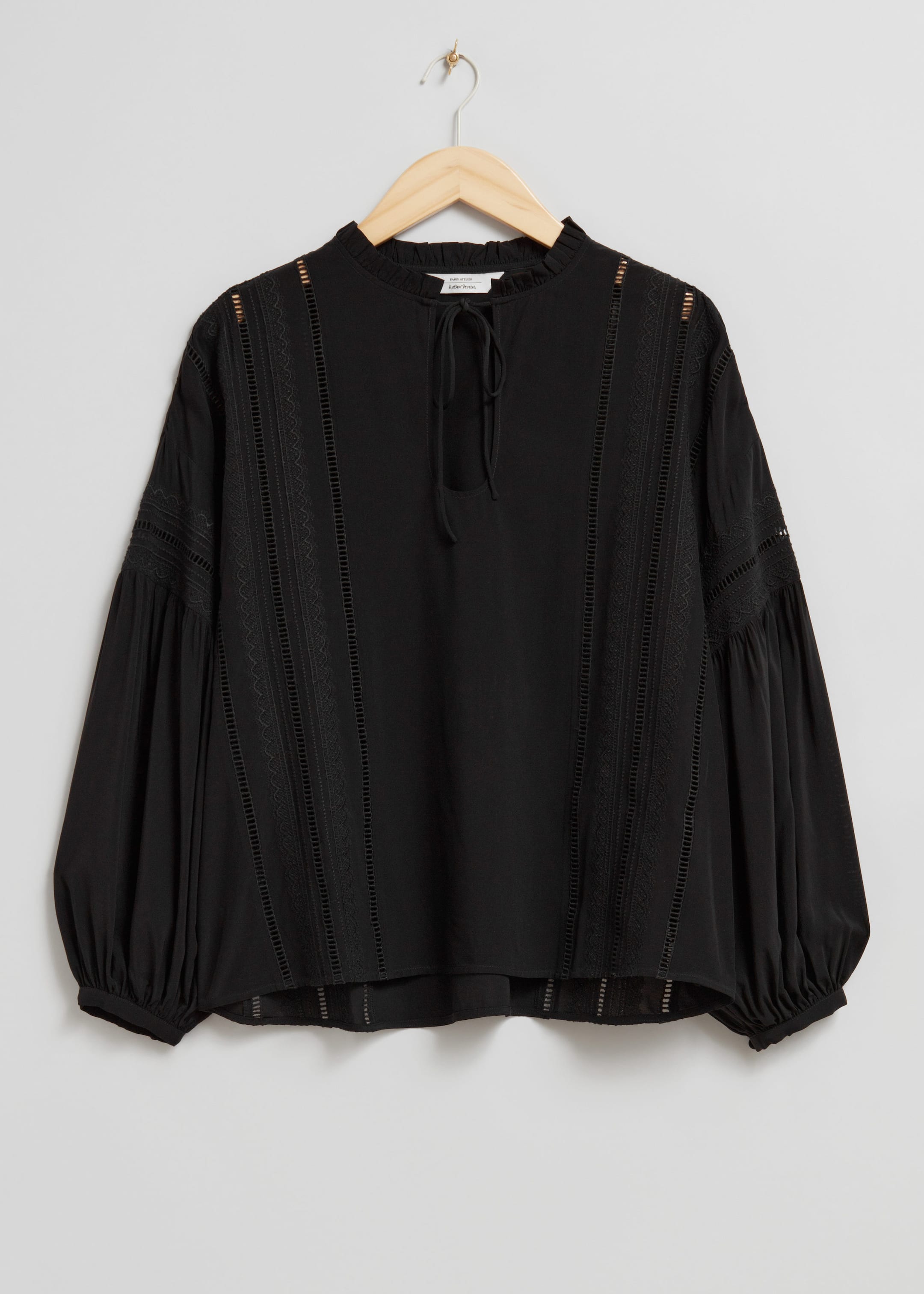 VOLUMINOUS store BLOUSE L