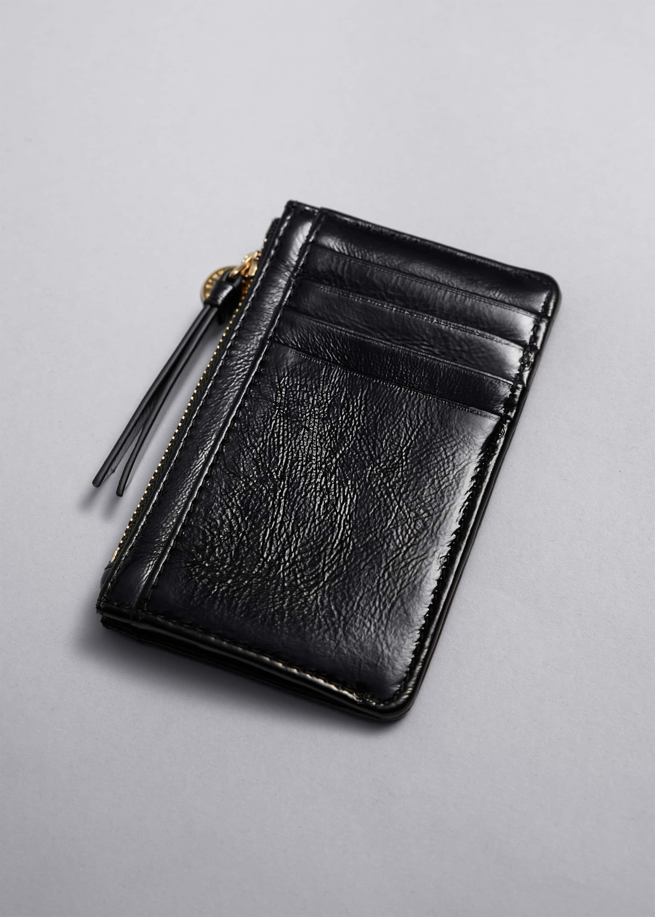 Leather Card Wallet - {{variantName}} - Descriptive Detail