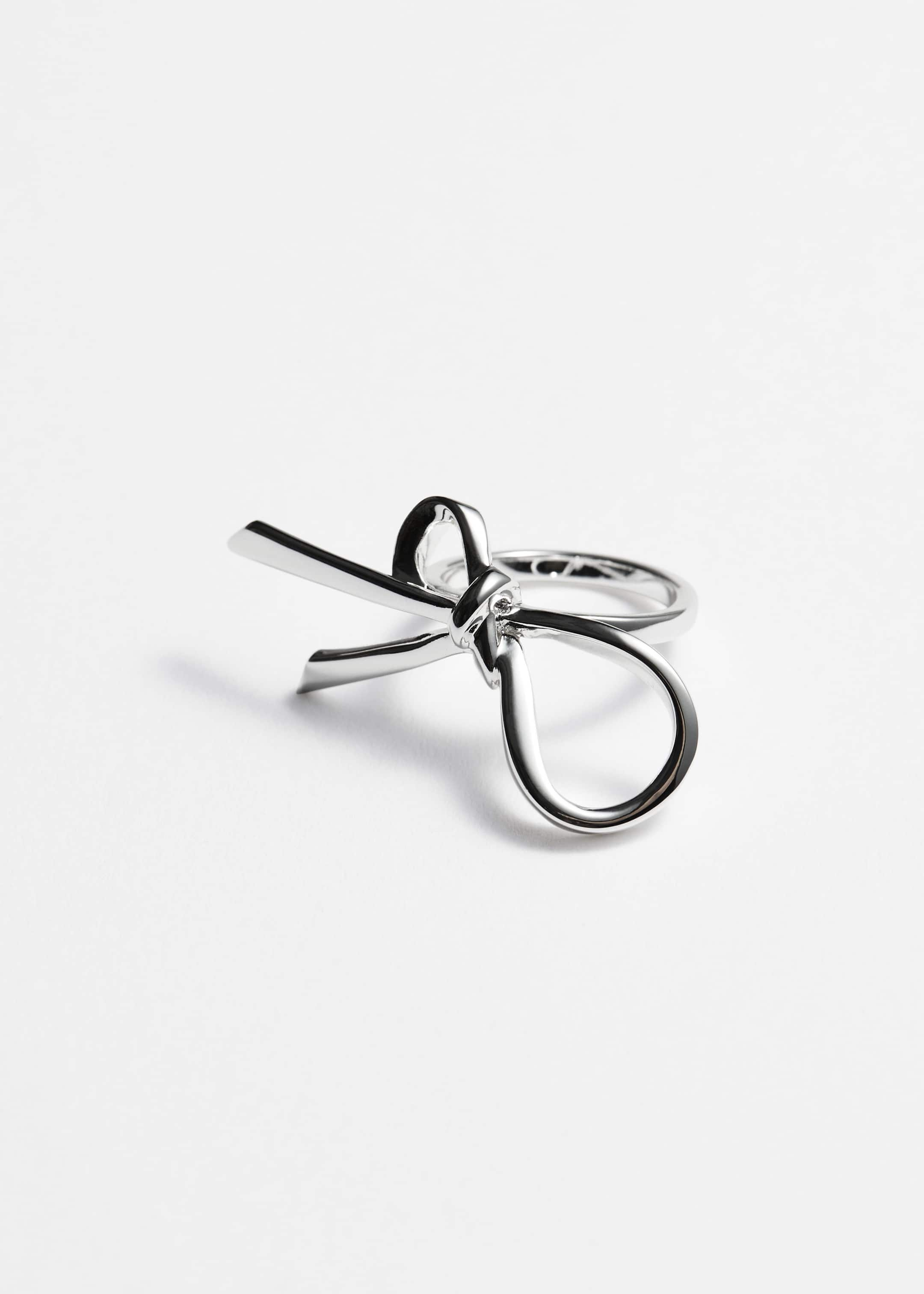 Delicate Knot Ring - Silver - Still Life