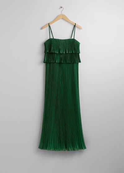 Elegant Pleated Strappy Maxi Dress