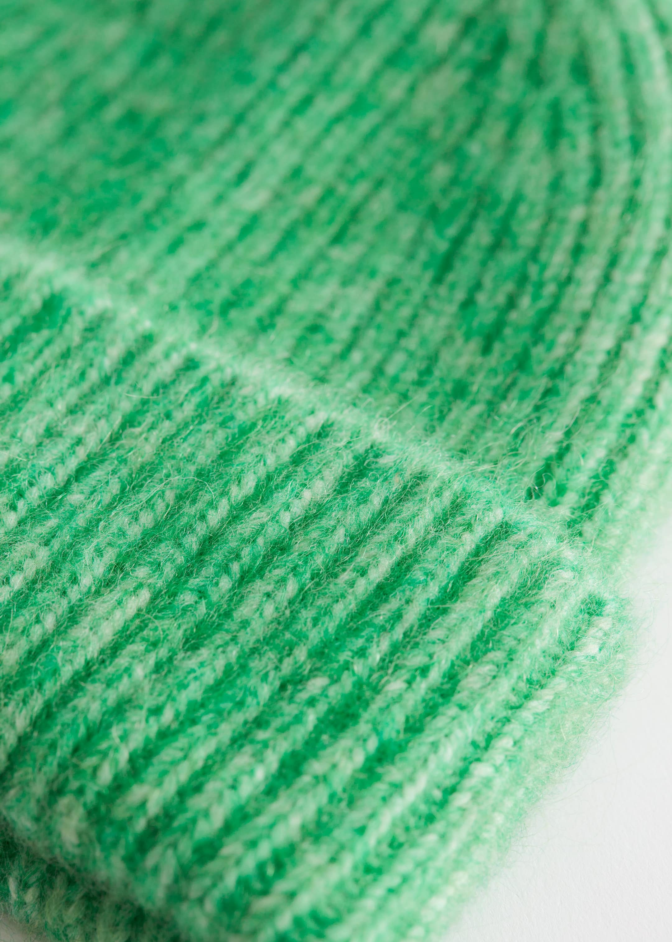 Bonnet côtelé en mohair mélangé - {{variantName}} - Descriptive Detail