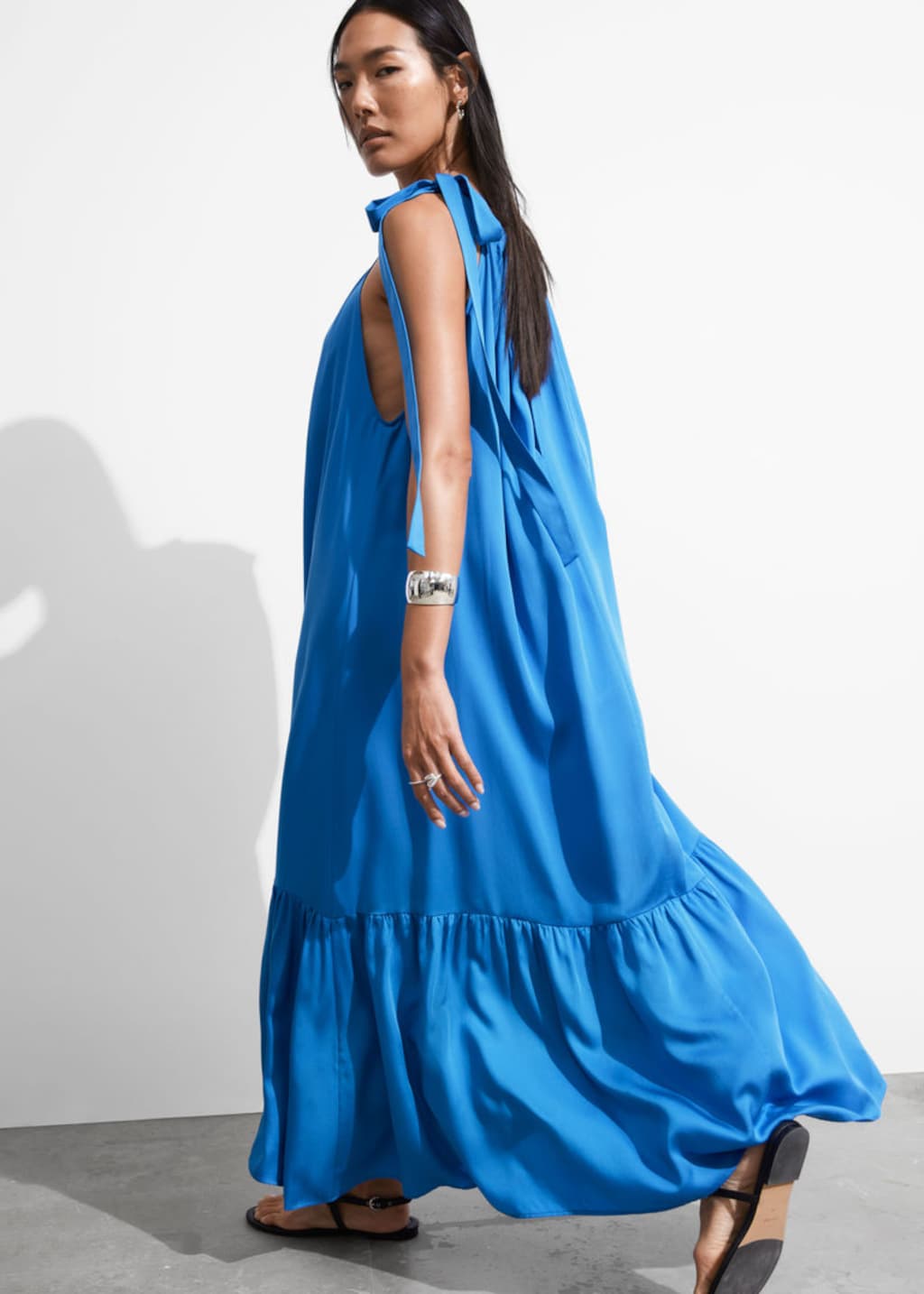& Other Stories - The dress shop